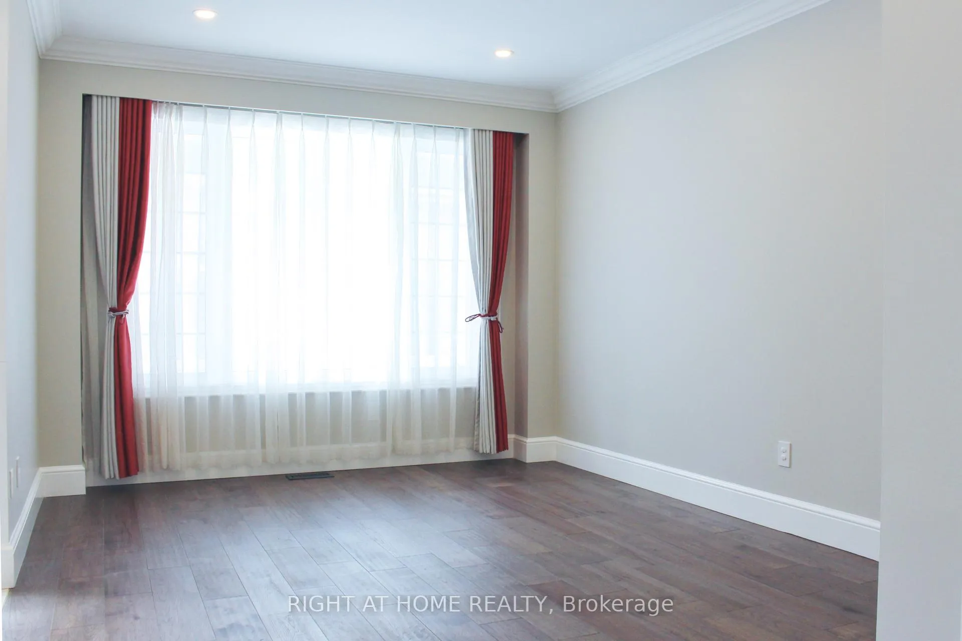 Photo 3 of 38 Bosco Drive, Vaughan, Vellore Village — HOMEH