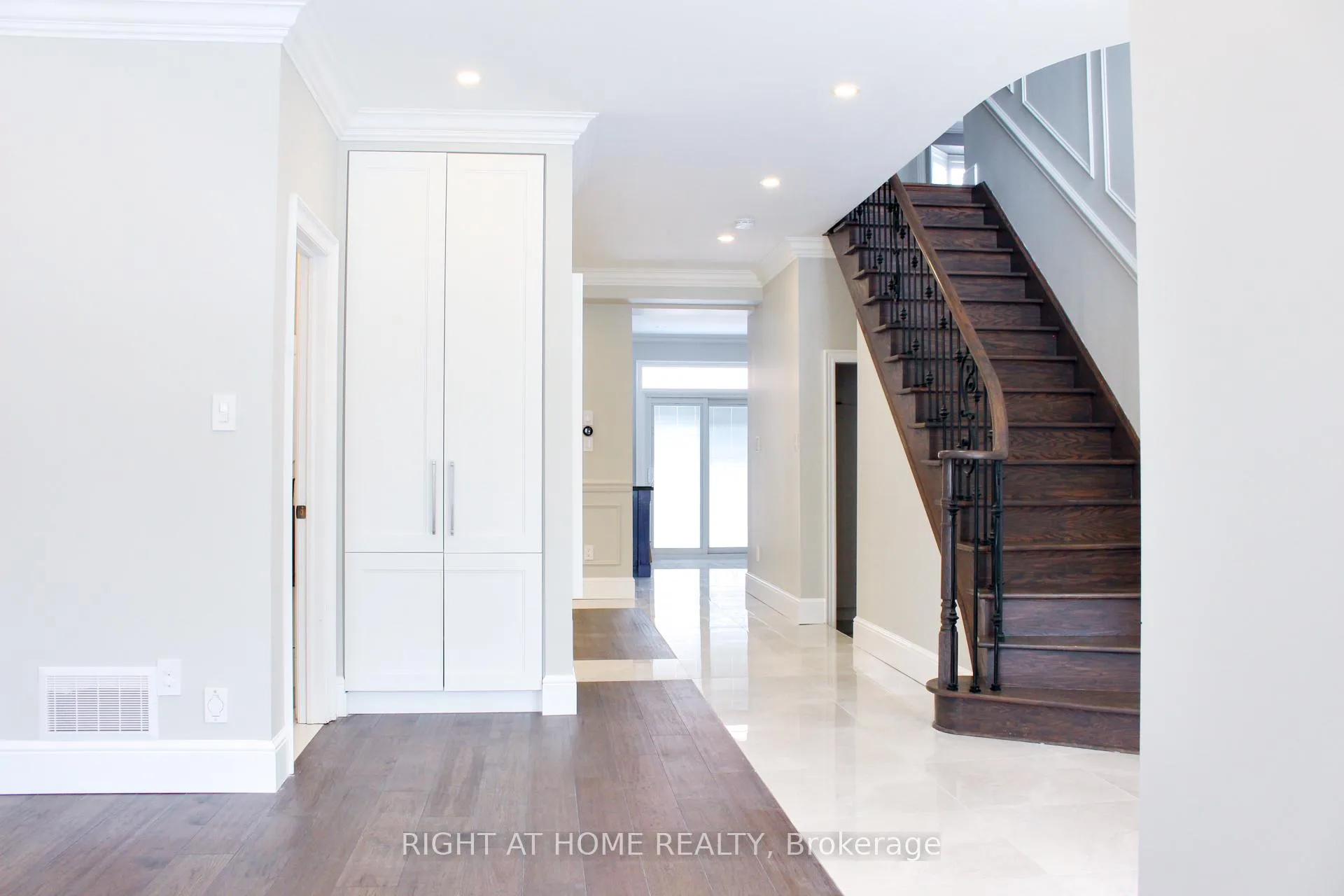 Photo 4 of 38 Bosco Drive, Vaughan, Vellore Village — HOMEH