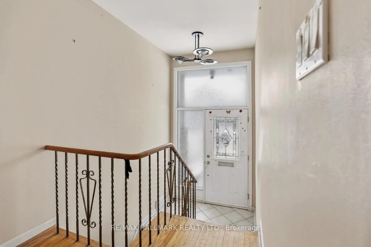 Photo 6 of 10 Henderson Avenue, Markham, Grandview — HOMEH