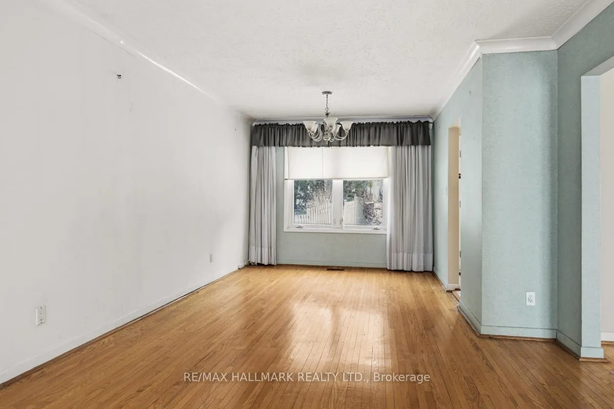 Photo 9 of 10 Henderson Avenue, Markham, Grandview — HOMEH