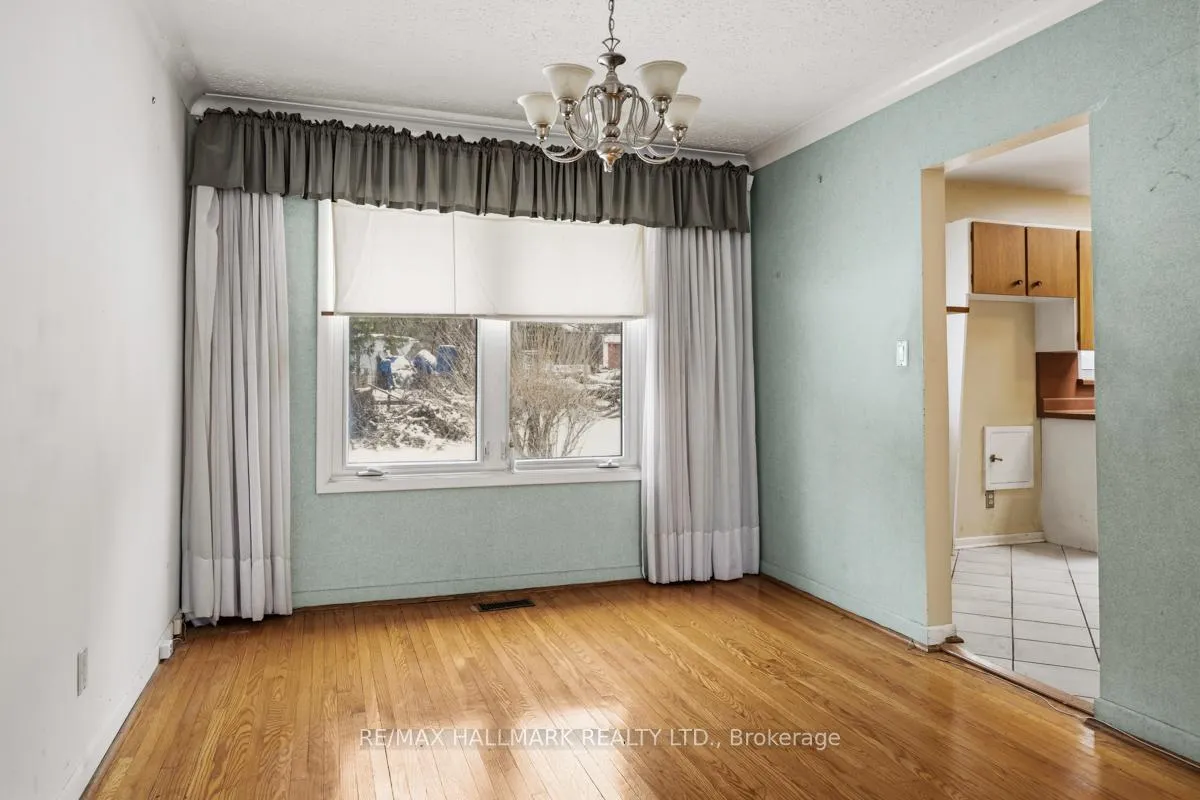 Photo 10 of 10 Henderson Avenue, Markham, Grandview — HOMEH