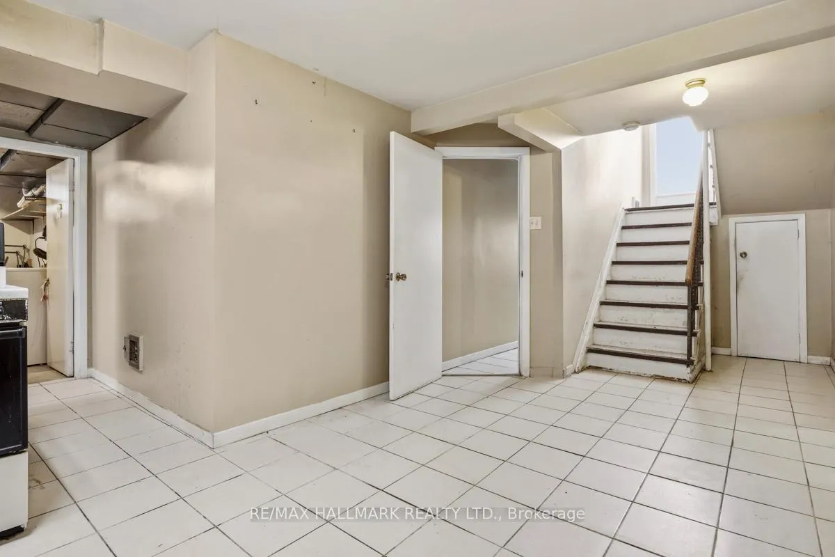 Photo 23 of 10 Henderson Avenue, Markham, Grandview — HOMEH