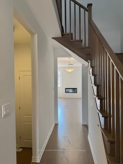 Photo 2 of 3208 Meadowridge Drive, Oakville, Joshua Meadows — HOMEH