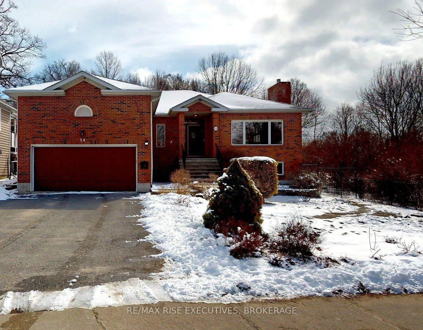 Photo 1 of 36 Kenwoods Circle, Kingston, Kingston East (Incl Barret Crt) — HOMEH