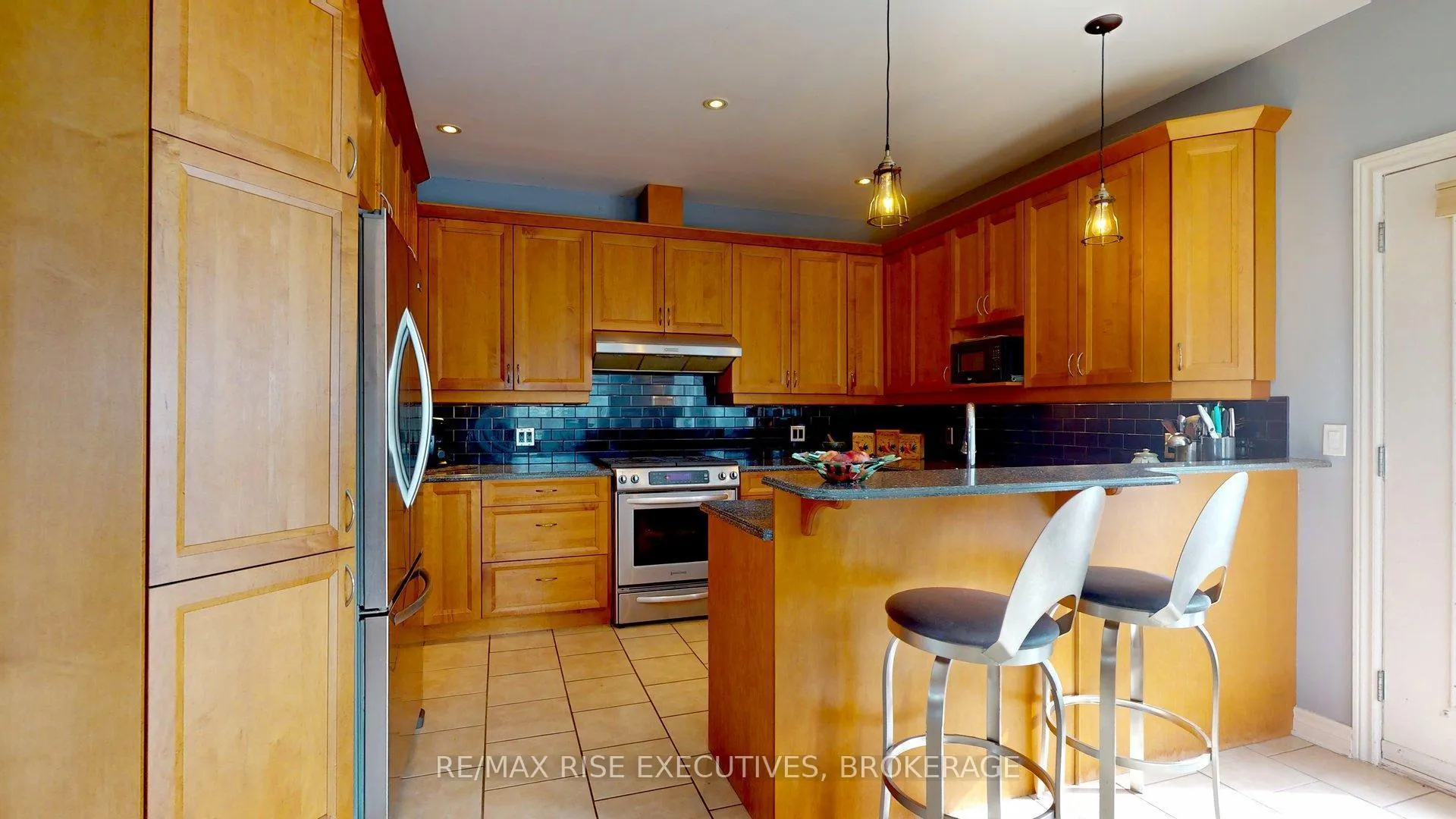 Photo 6 of 36 Kenwoods Circle, Kingston, Kingston East (Incl Barret Crt) — HOMEH
