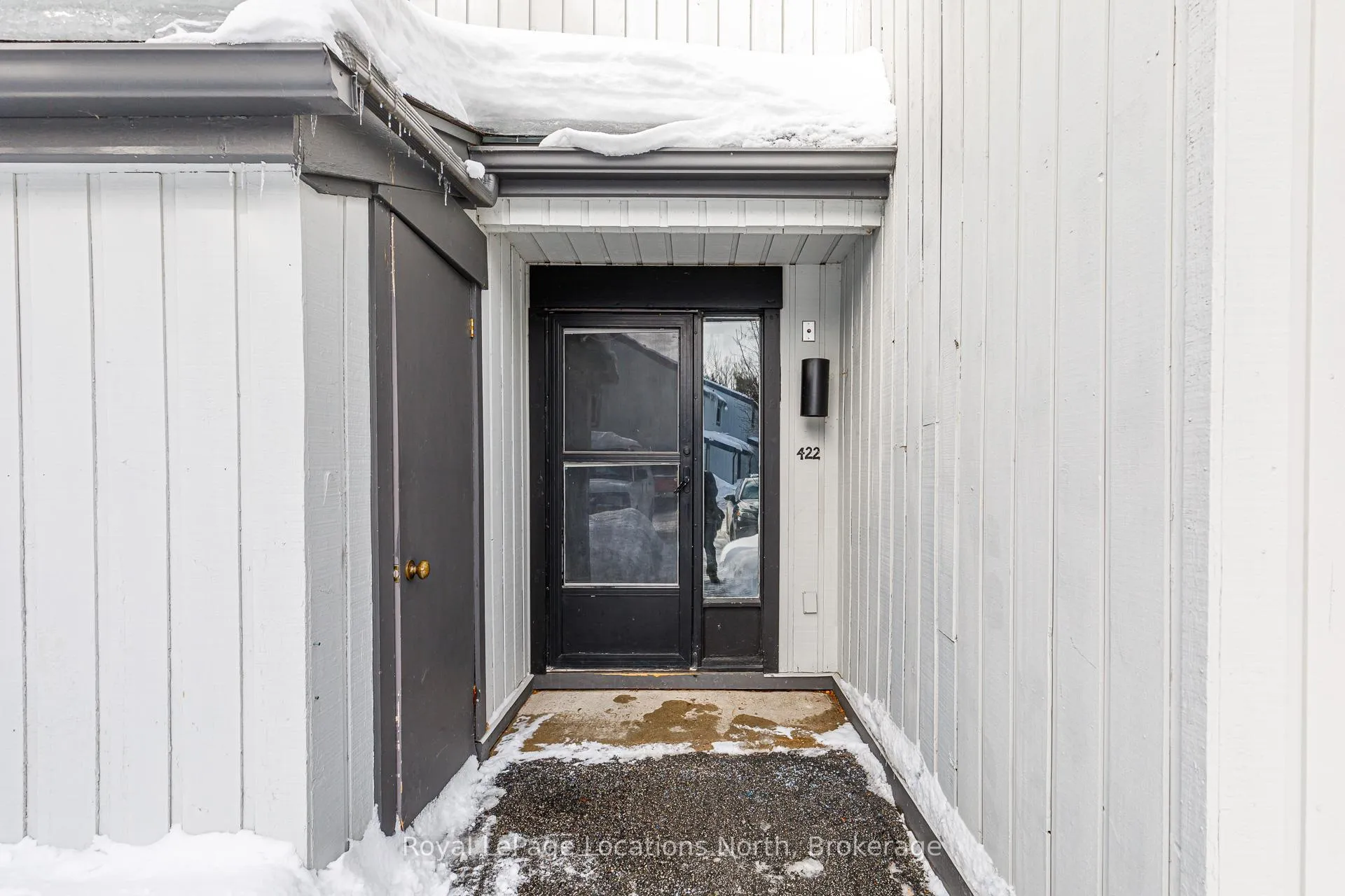Front of Unit 422, 14 Dawson Drive