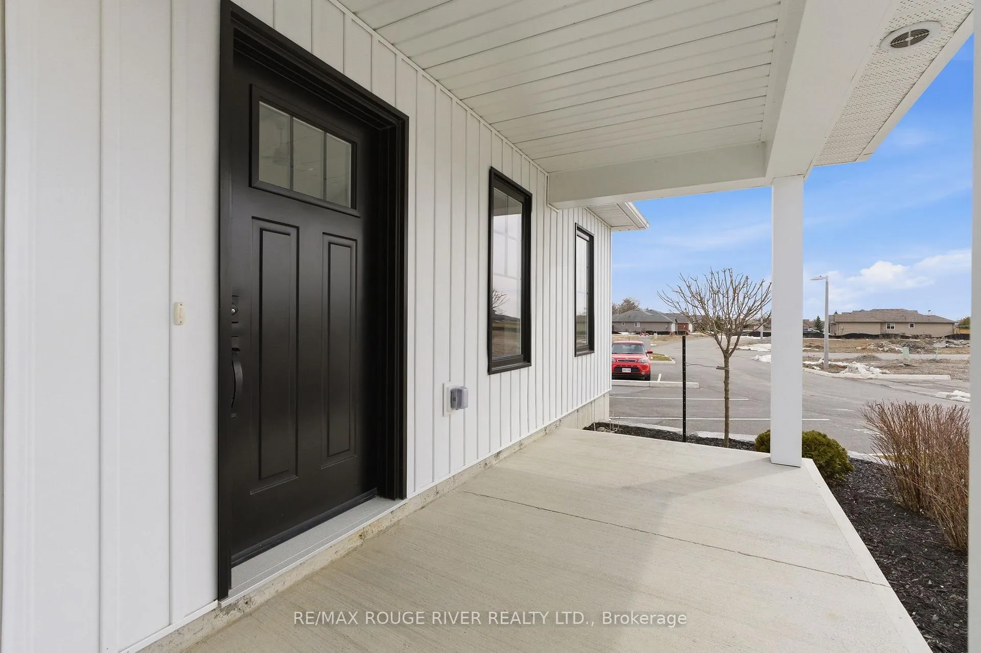 Photo 4 of Unit 301, 14 Meadowcreek Drive, Brighton — HOMEH