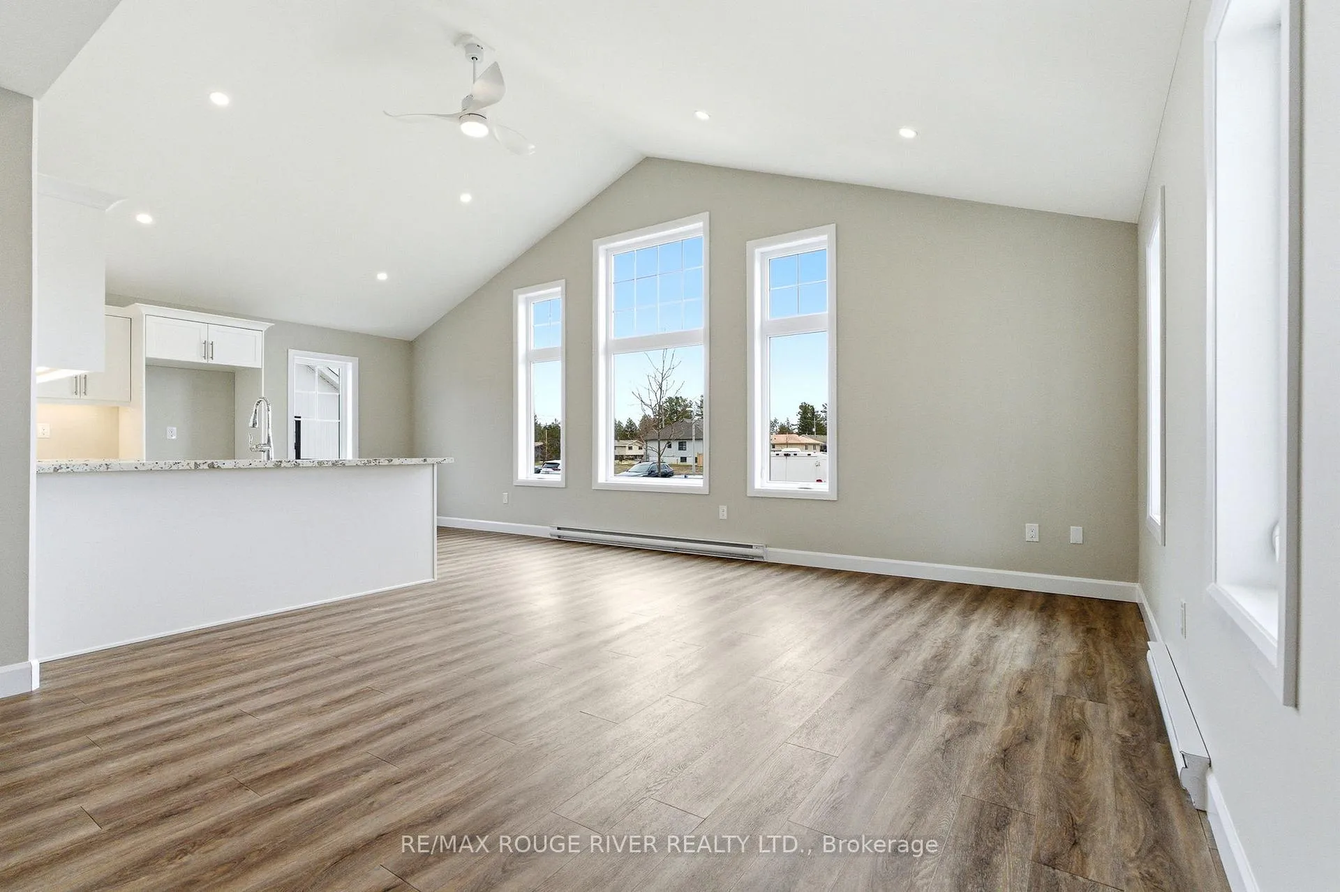 Photo 7 of Unit 301, 14 Meadowcreek Drive, Brighton — HOMEH