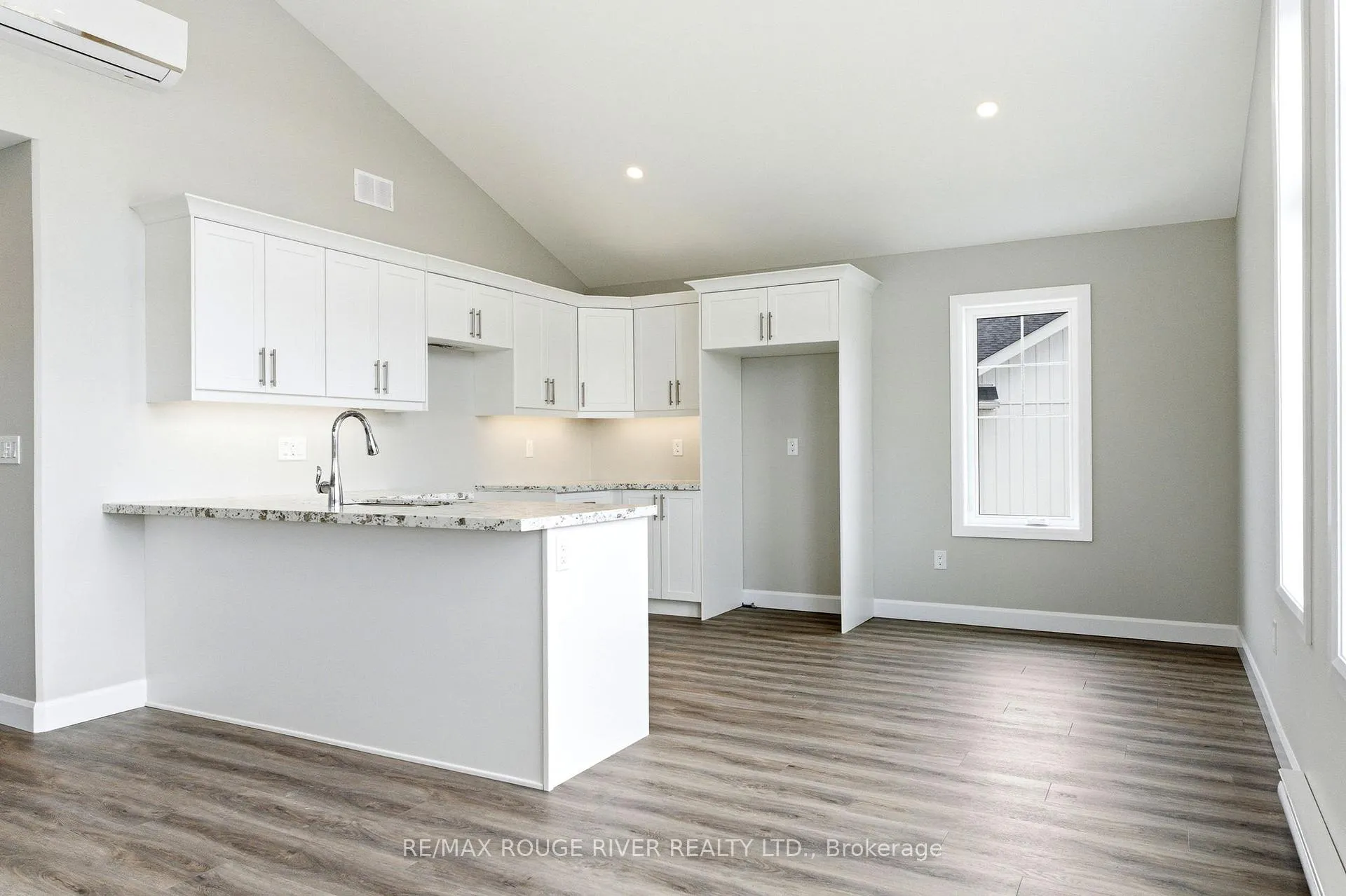 Photo 9 of Unit 301, 14 Meadowcreek Drive, Brighton — HOMEH