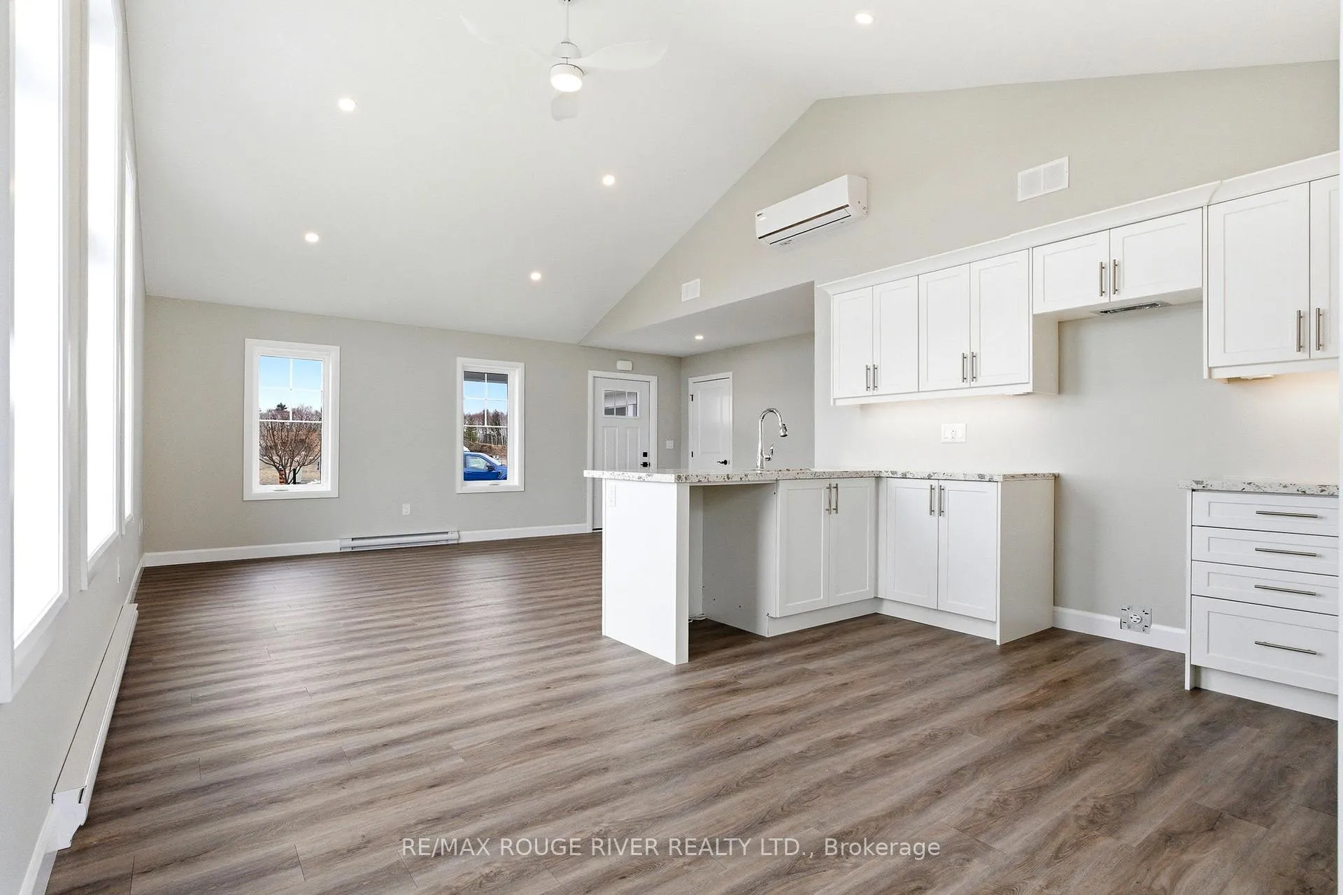 Photo 11 of Unit 301, 14 Meadowcreek Drive, Brighton — HOMEH