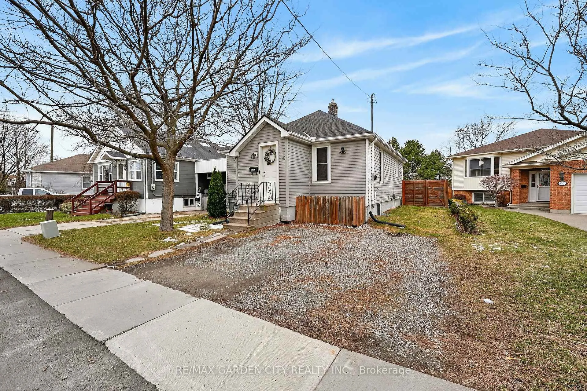Photo 3 of 65 Scott Street W, St. Catharines, Haig — HOMEH