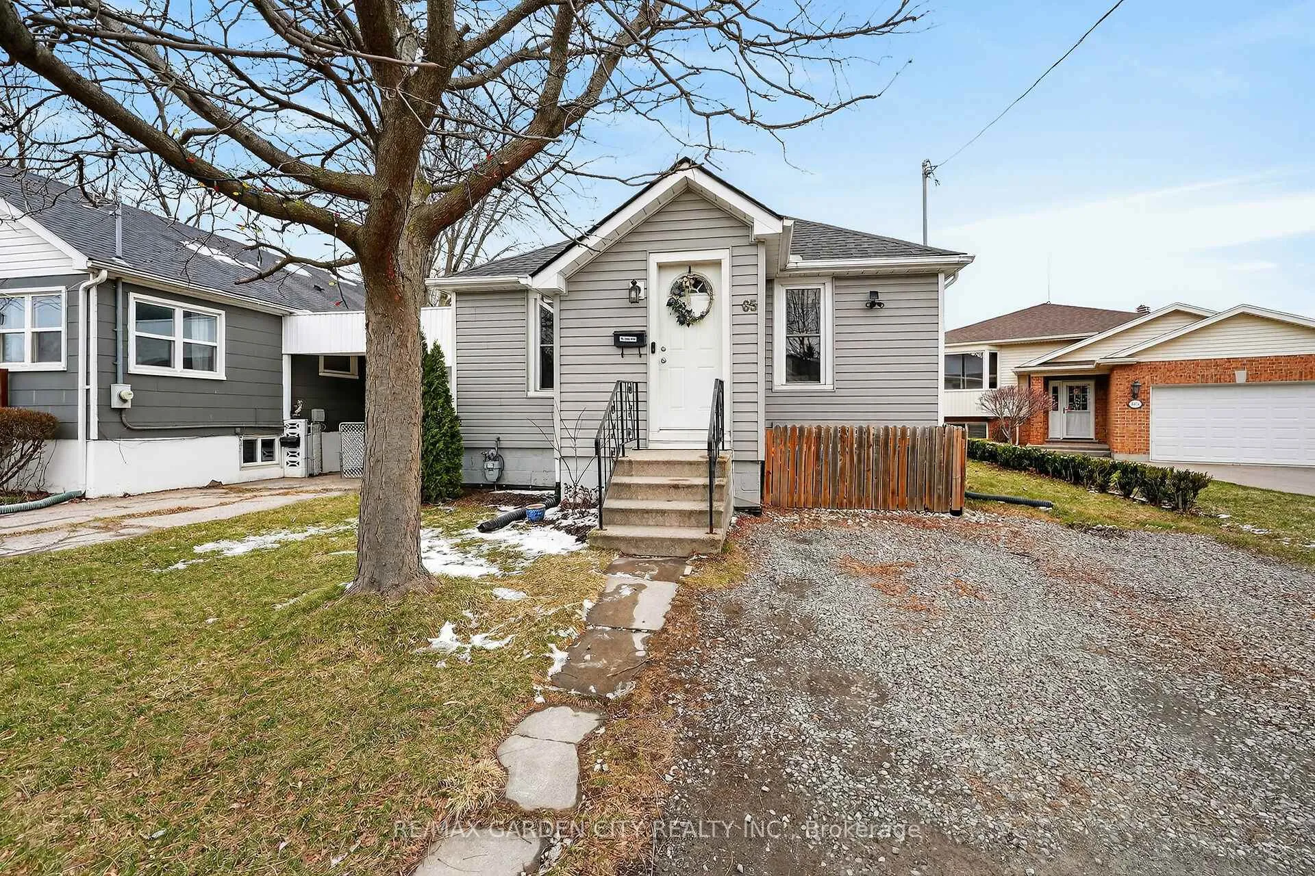 Photo 4 of 65 Scott Street W, St. Catharines, Haig — HOMEH