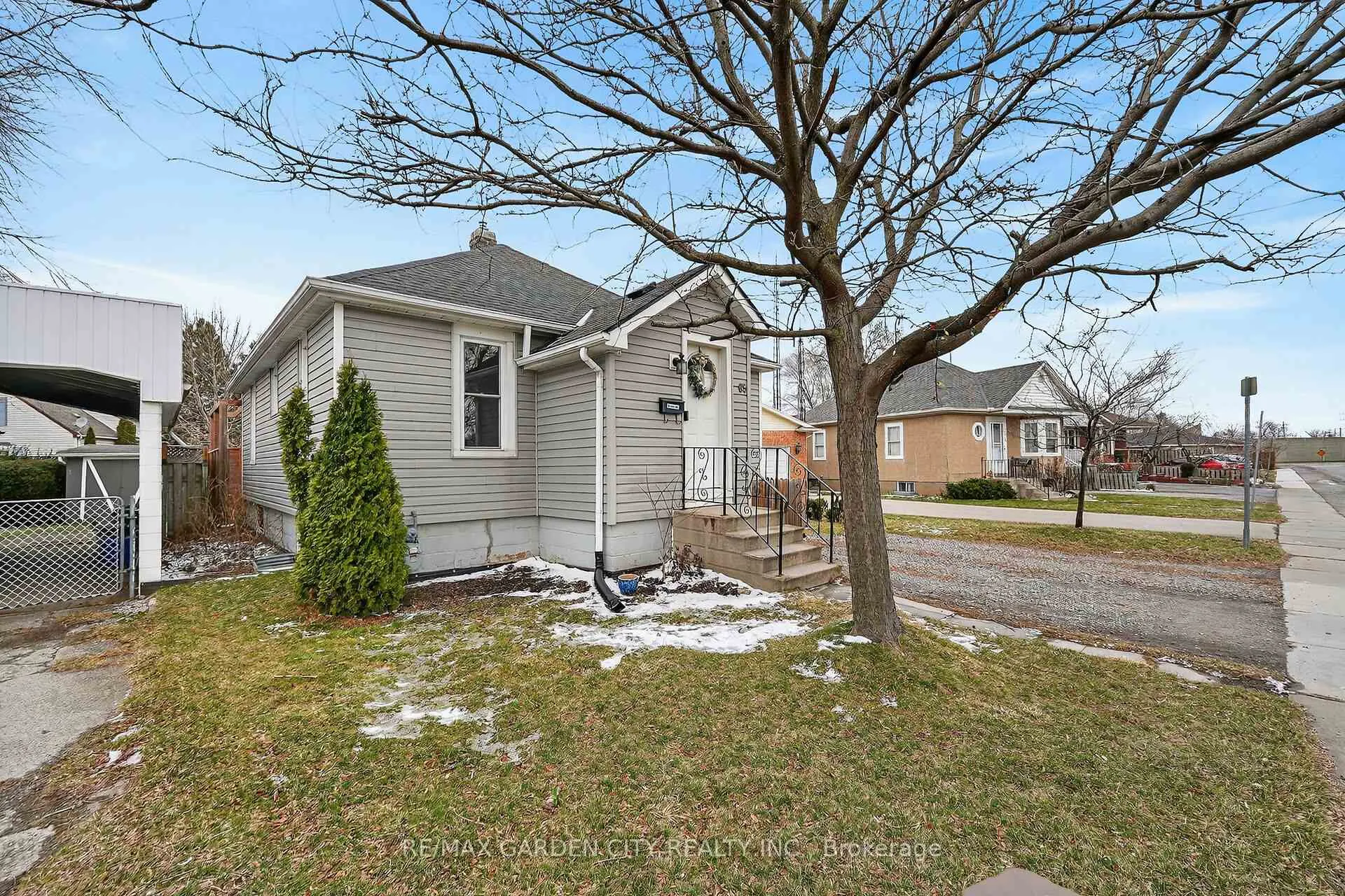 Photo 5 of 65 Scott Street W, St. Catharines, Haig — HOMEH