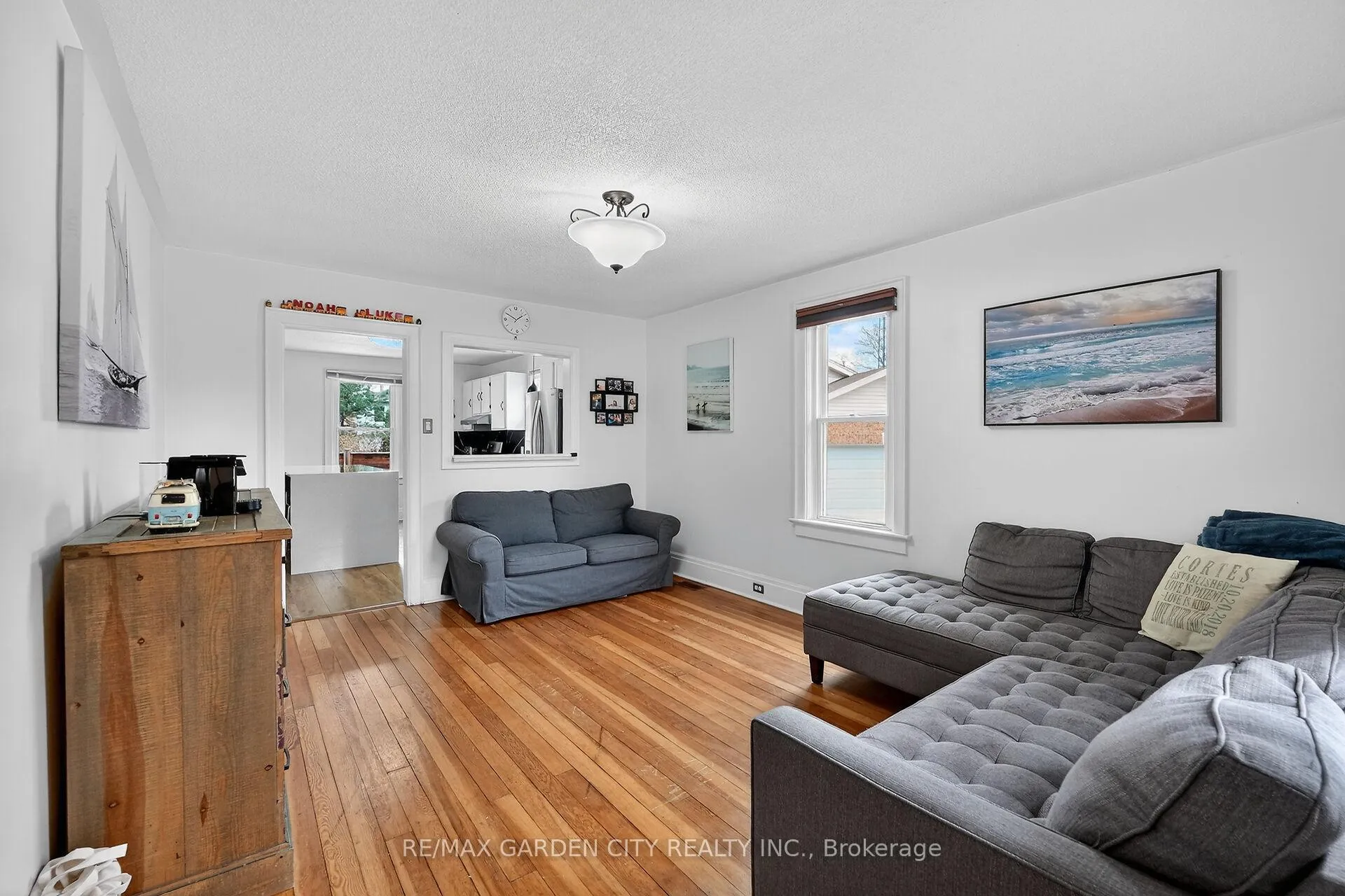 Photo 7 of 65 Scott Street W, St. Catharines, Haig — HOMEH