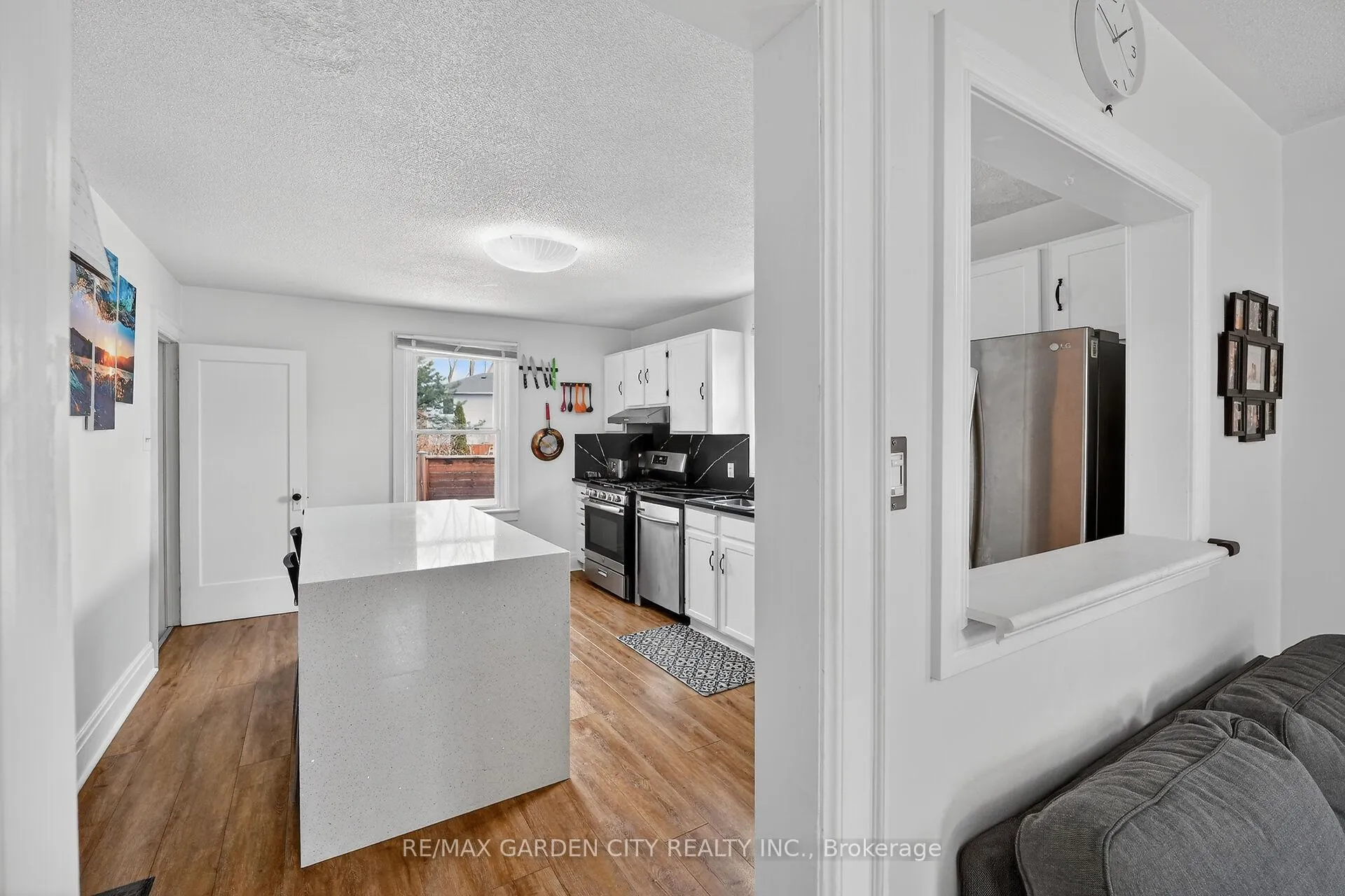 Photo 9 of 65 Scott Street W, St. Catharines, Haig — HOMEH