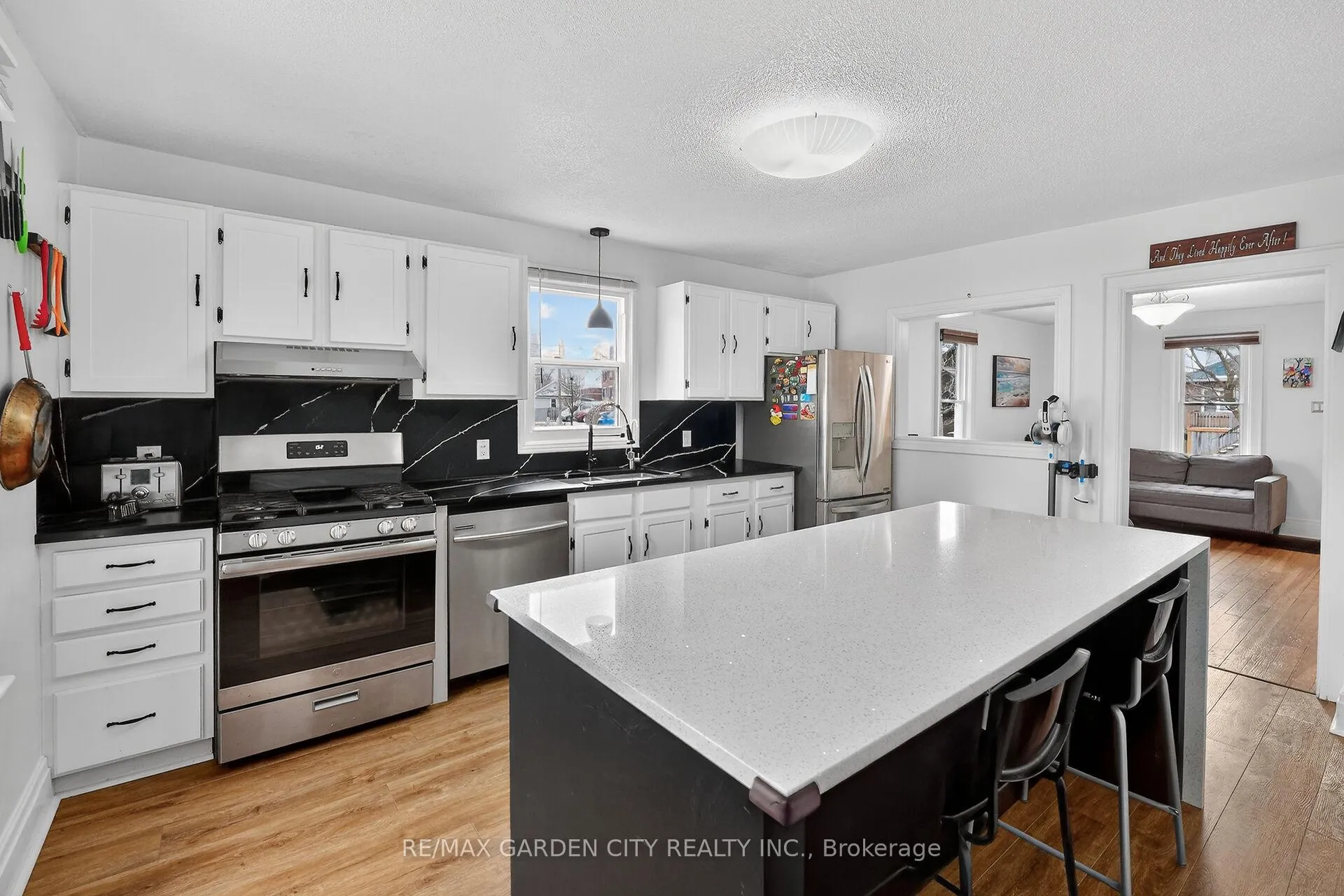 Photo 11 of 65 Scott Street W, St. Catharines, Haig — HOMEH