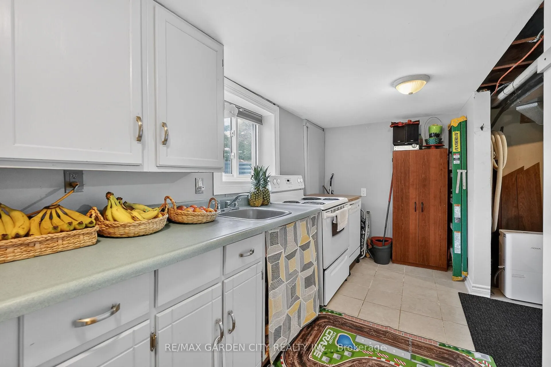 Photo 22 of 65 Scott Street W, St. Catharines, Haig — HOMEH