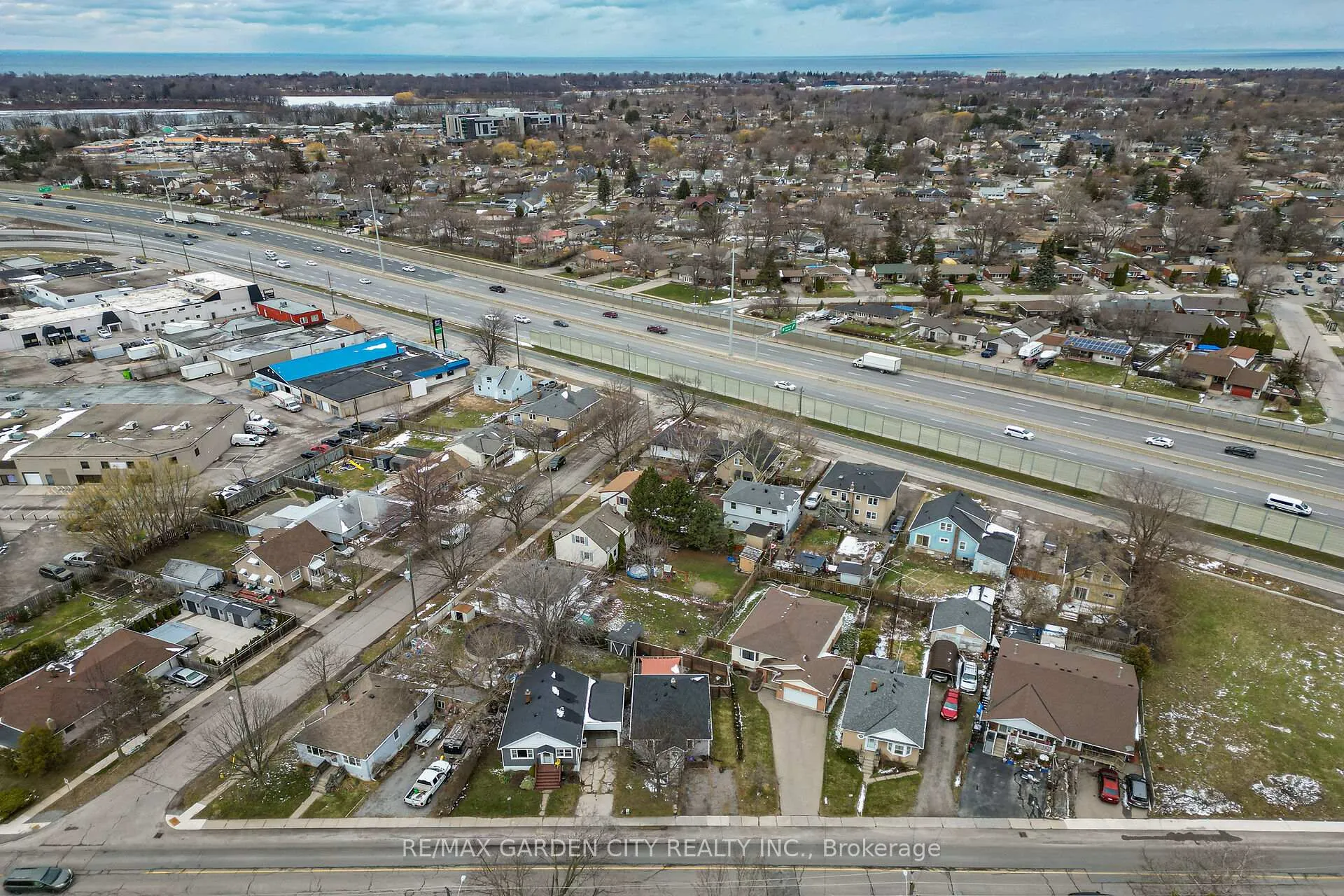 Photo 36 of 65 Scott Street W, St. Catharines, Haig — HOMEH
