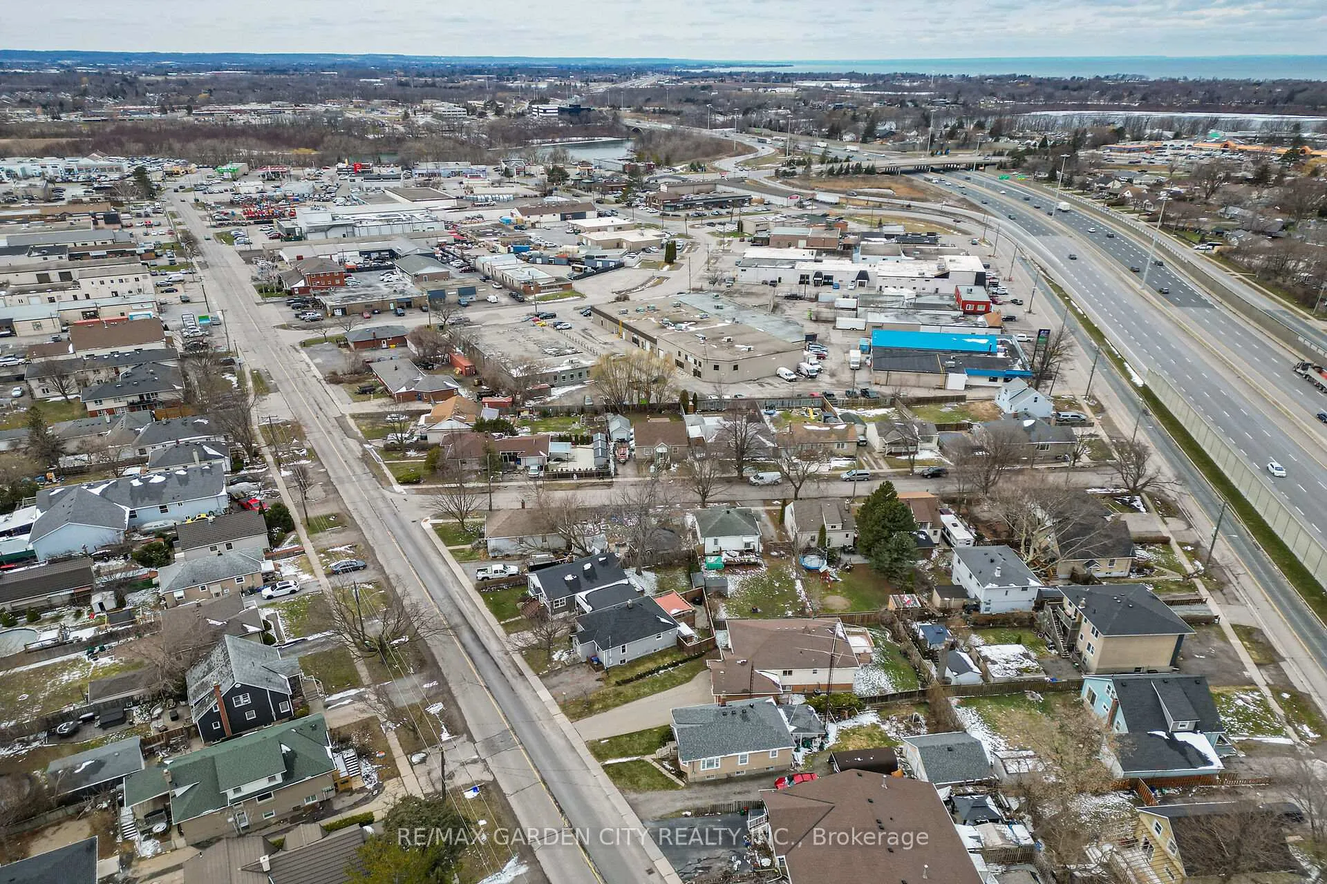 Photo 37 of 65 Scott Street W, St. Catharines, Haig — HOMEH