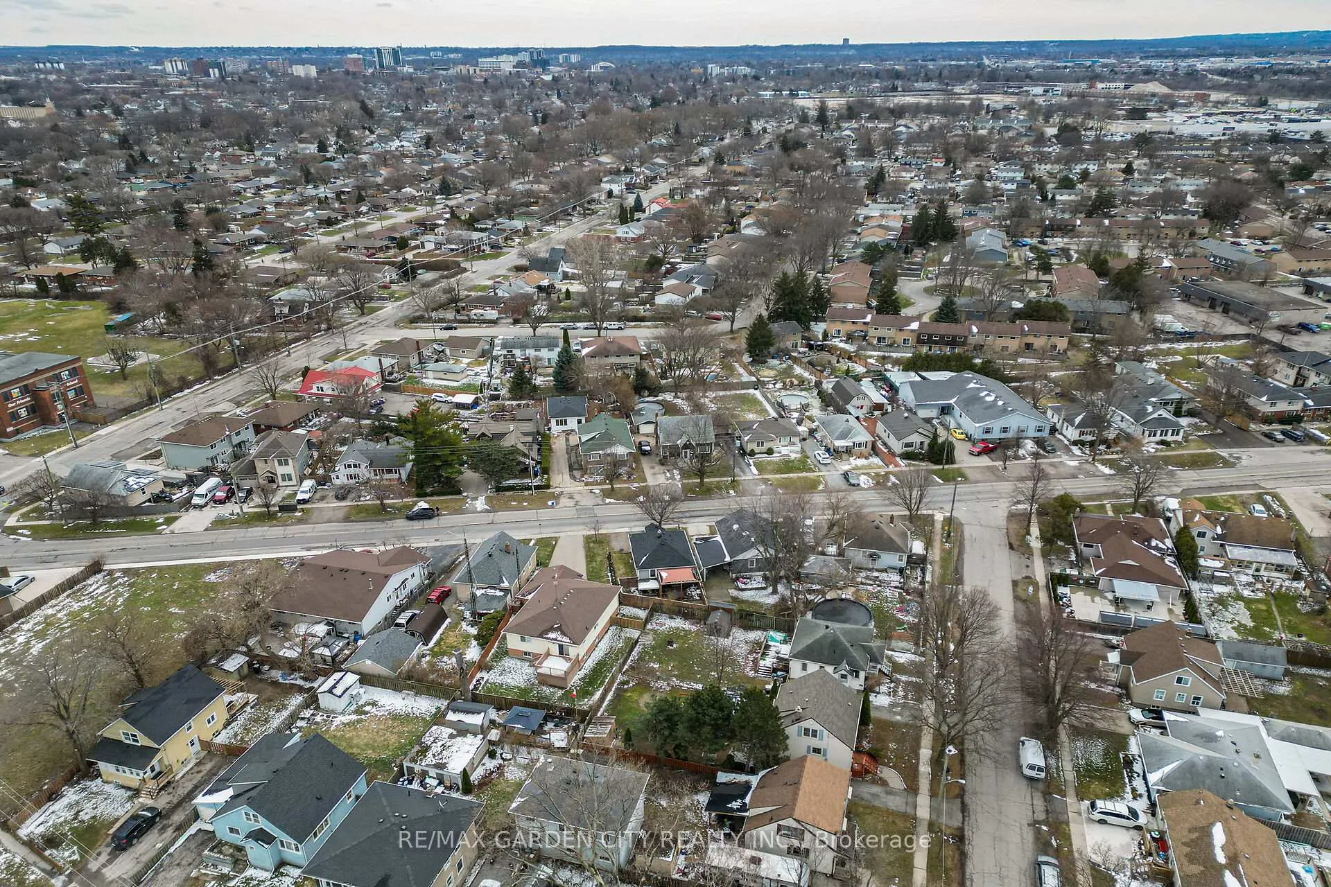 Photo 40 of 65 Scott Street W, St. Catharines, Haig — HOMEH