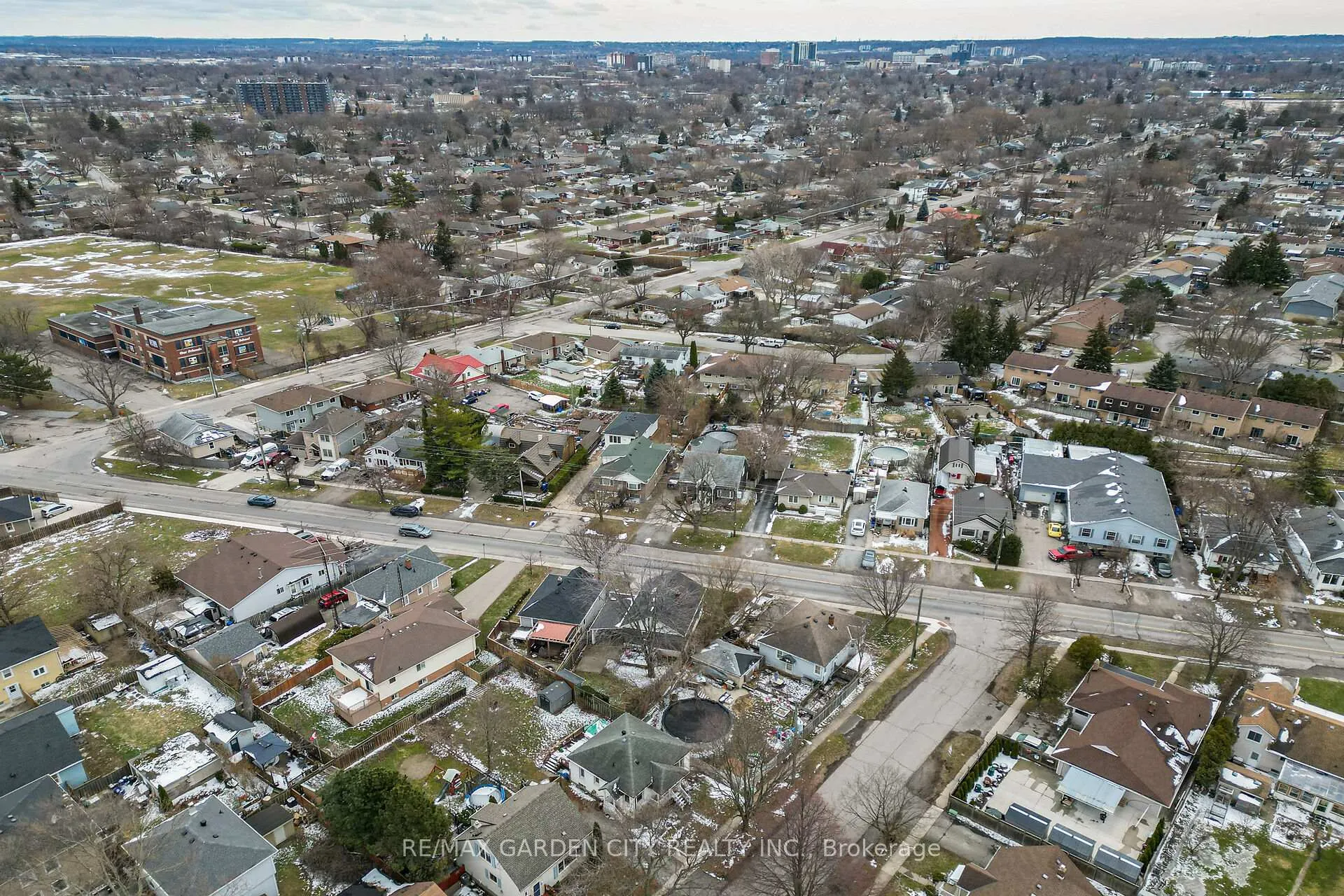Photo 41 of 65 Scott Street W, St. Catharines, Haig — HOMEH