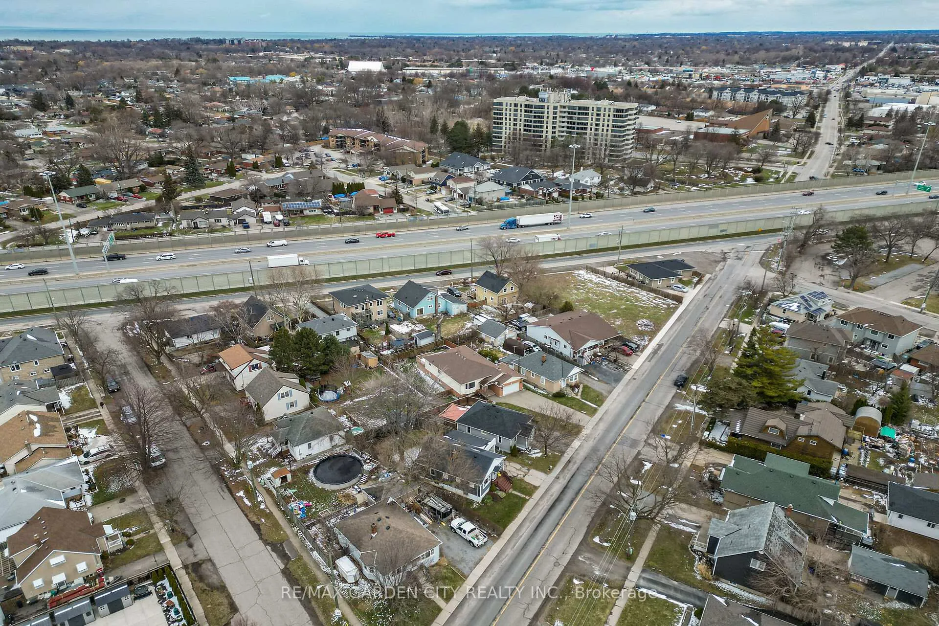 Photo 43 of 65 Scott Street W, St. Catharines, Haig — HOMEH