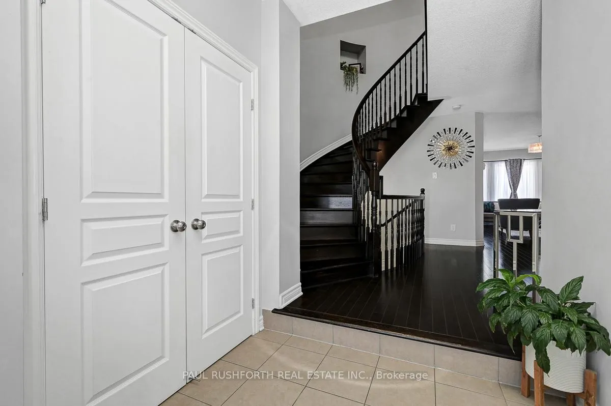 Photo 4 of 560 Du Pin Rouge Way, Ottawa, Mer Bleue/Bradley Estates/Anderson Park — HOMEH