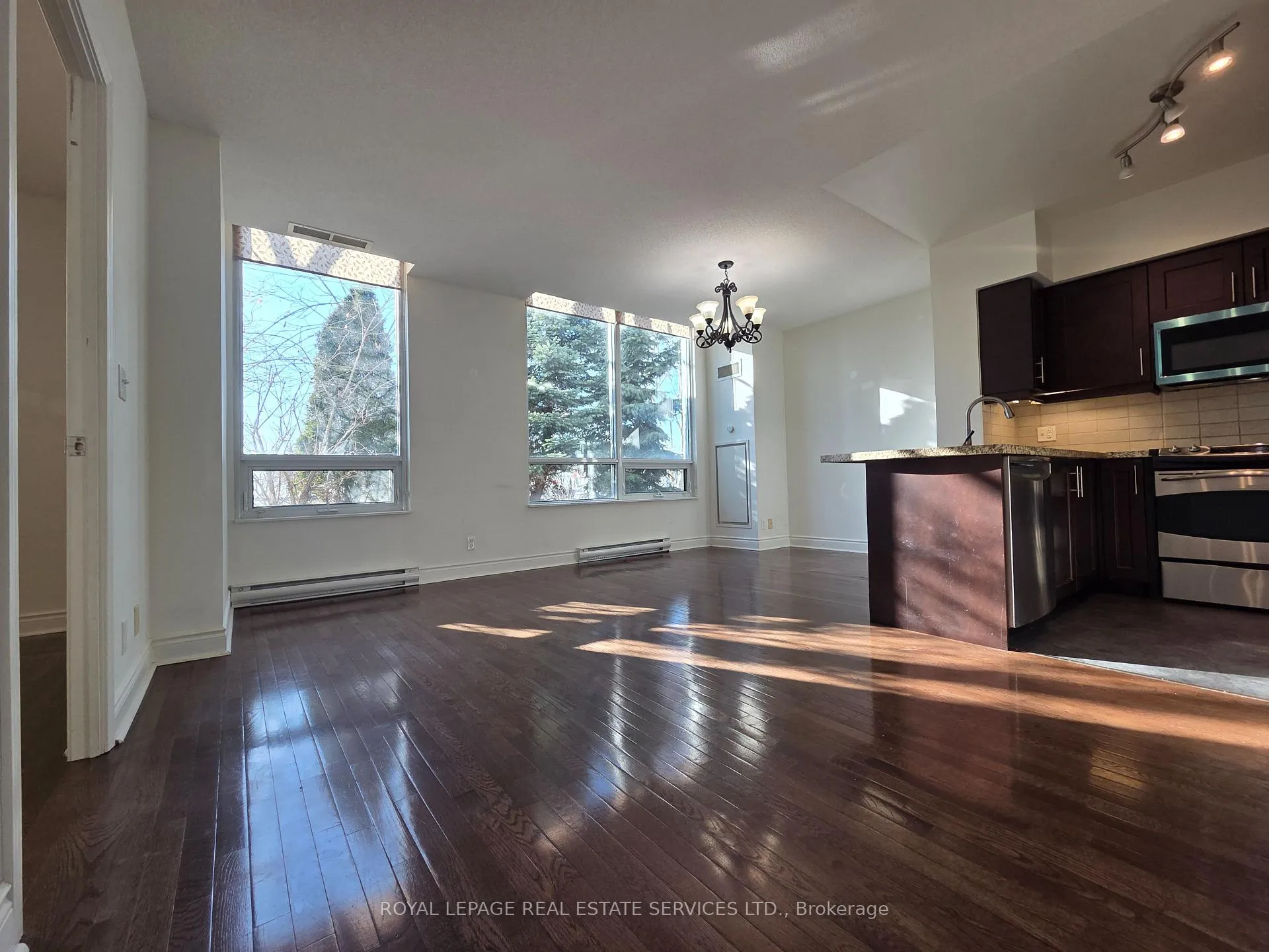 Photo 6 of Unit 102, 1900 Lake Shore Boulevard, Toronto, High Park-Swansea — HOMEH