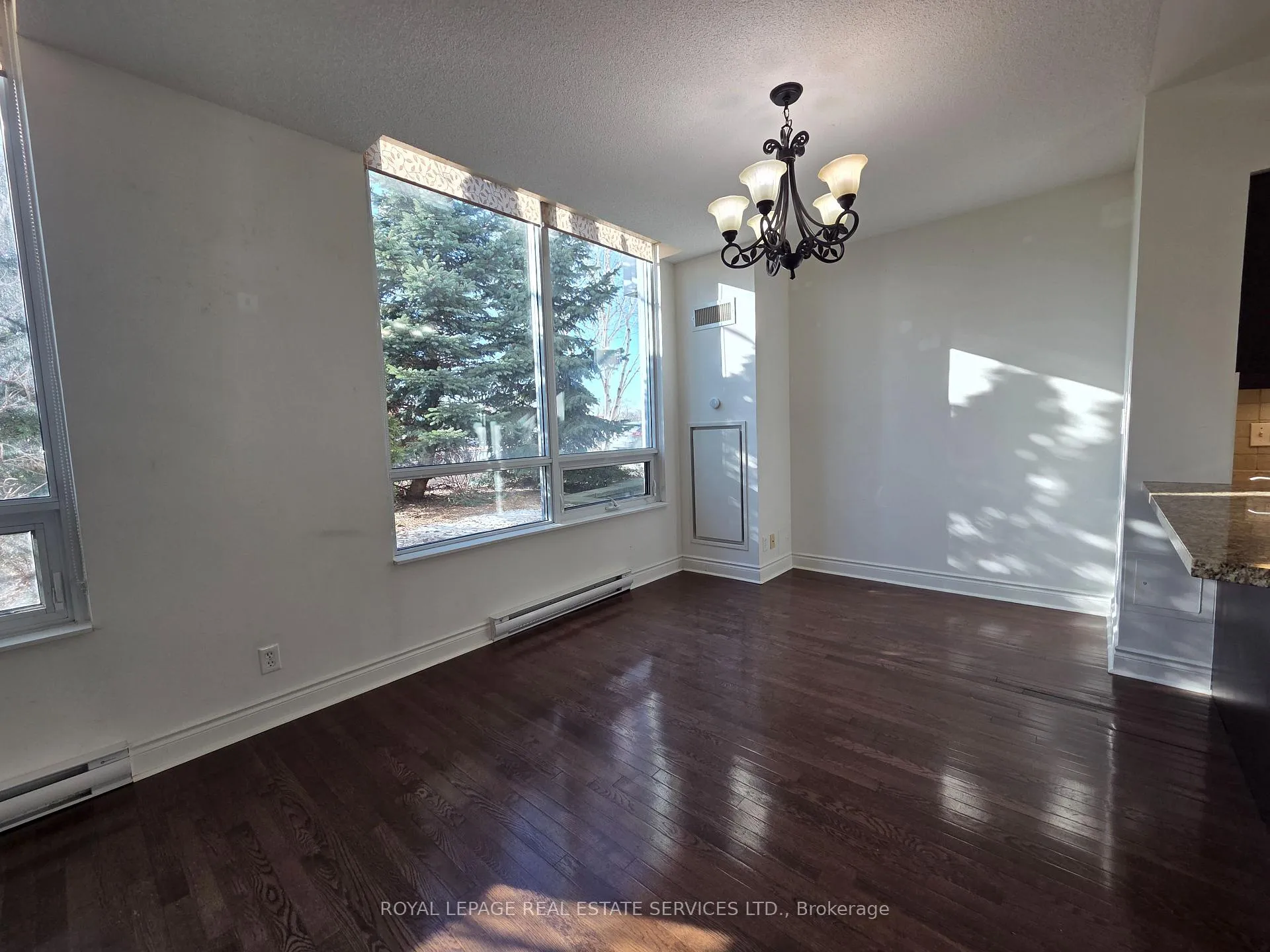 Photo 7 of Unit 102, 1900 Lake Shore Boulevard, Toronto, High Park-Swansea — HOMEH