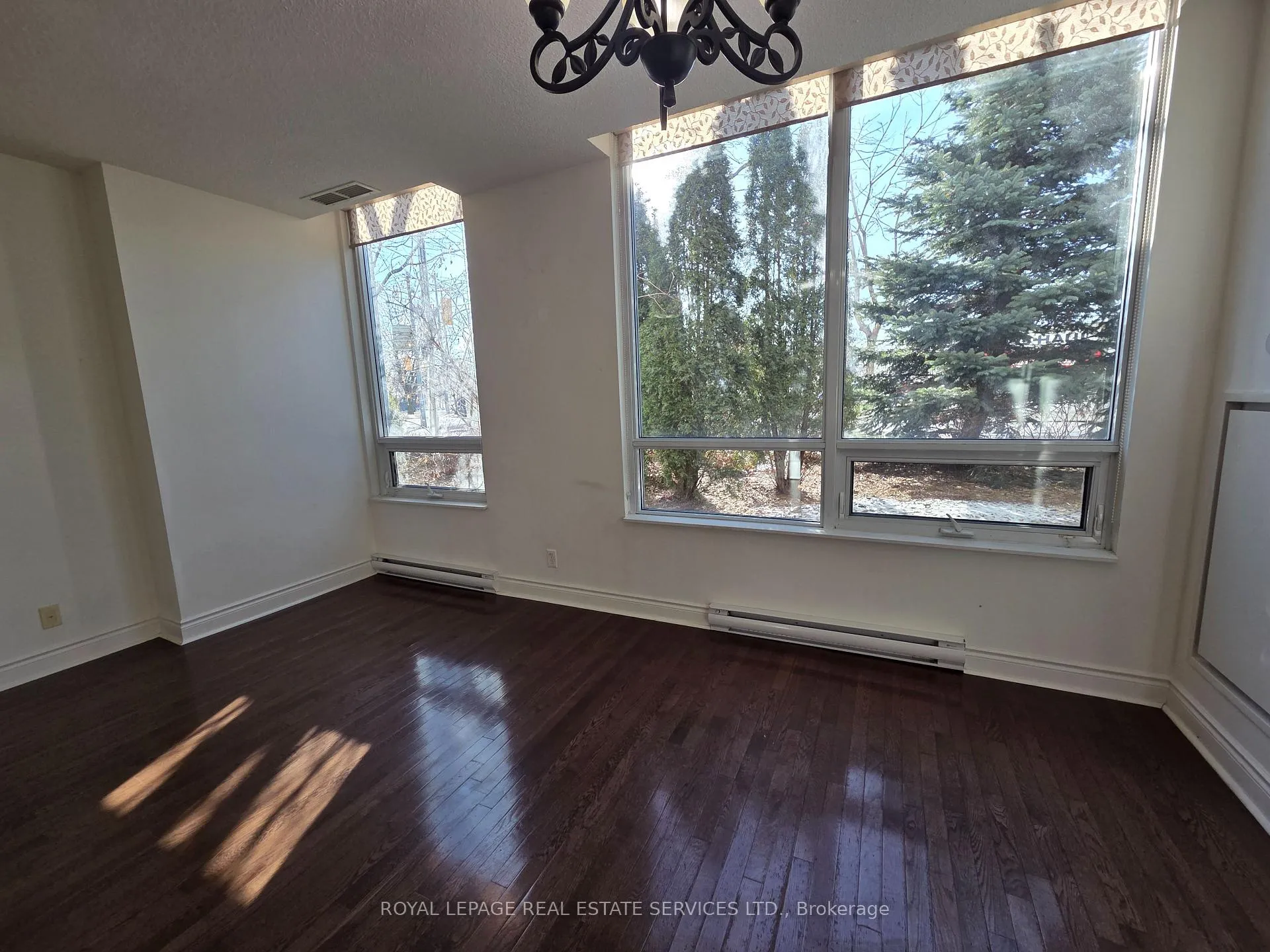 Photo 8 of Unit 102, 1900 Lake Shore Boulevard, Toronto, High Park-Swansea — HOMEH