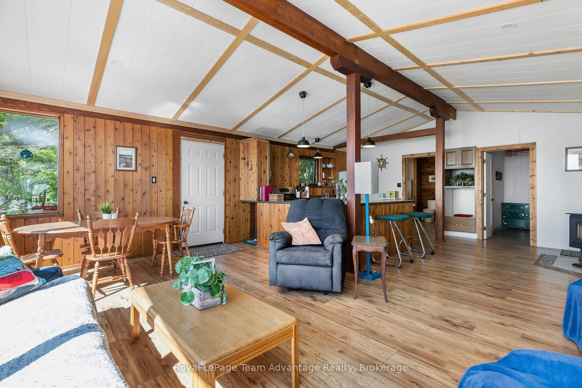 Photo 8 of 36 Island 15c, Carling — HOMEH