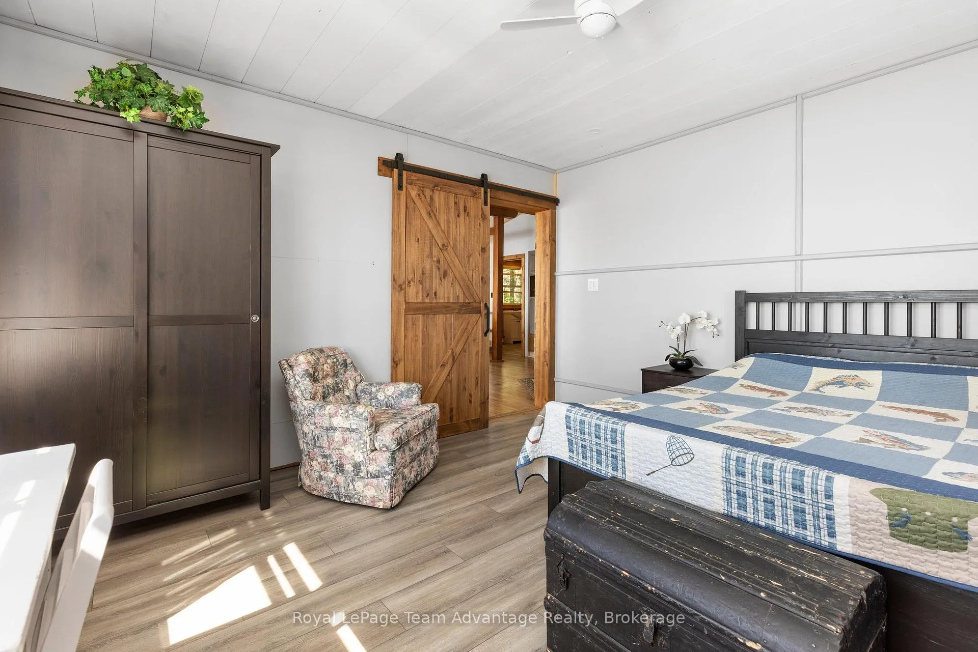 Photo 14 of 36 Island 15c, Carling — HOMEH