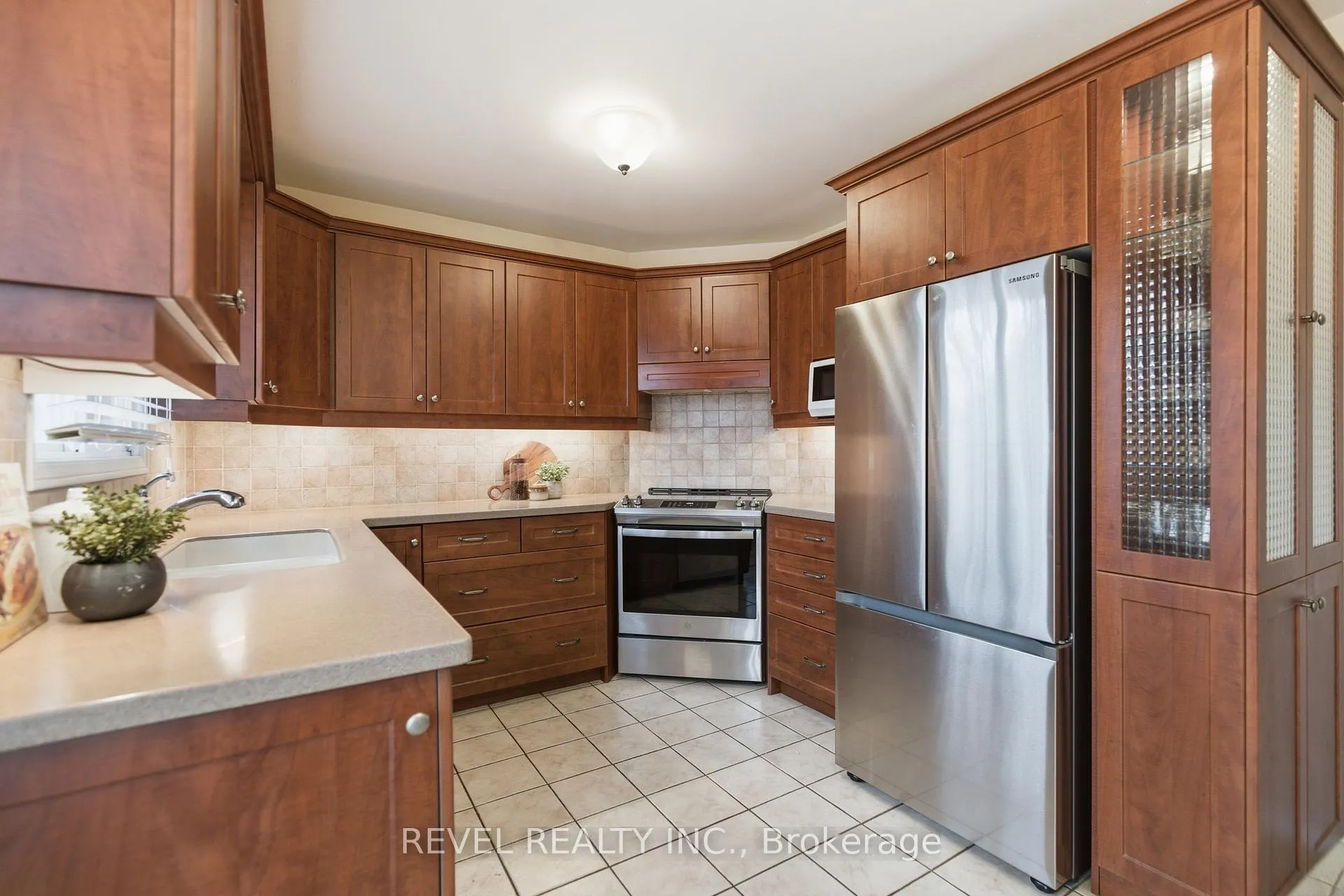 Photo 15 of 3 Elderwood Drive, St. Catharines, Grapeview — HOMEH