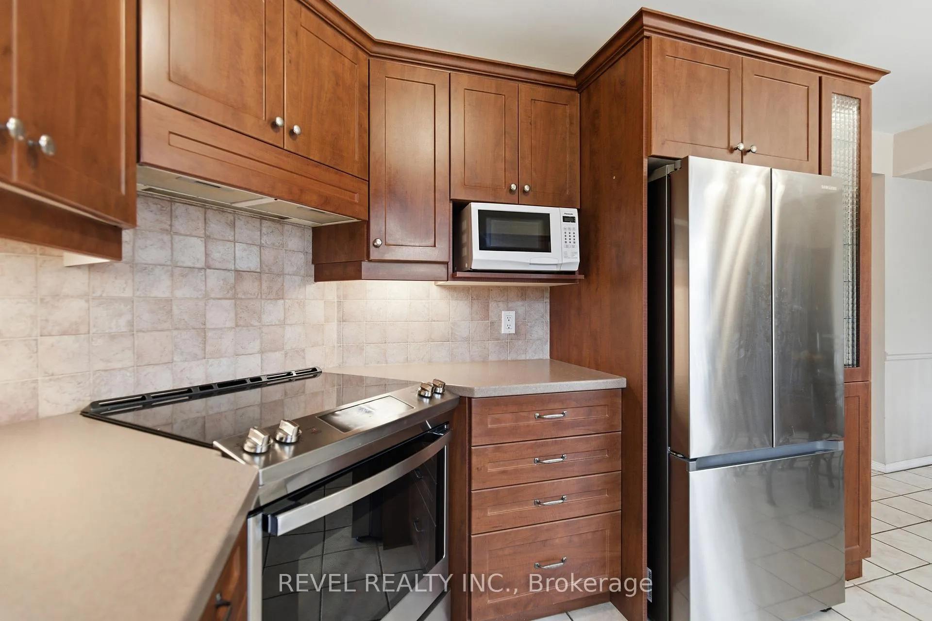 Photo 17 of 3 Elderwood Drive, St. Catharines, Grapeview — HOMEH