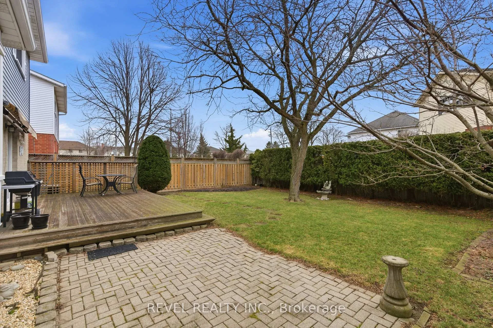 Photo 46 of 3 Elderwood Drive, St. Catharines, Grapeview — HOMEH