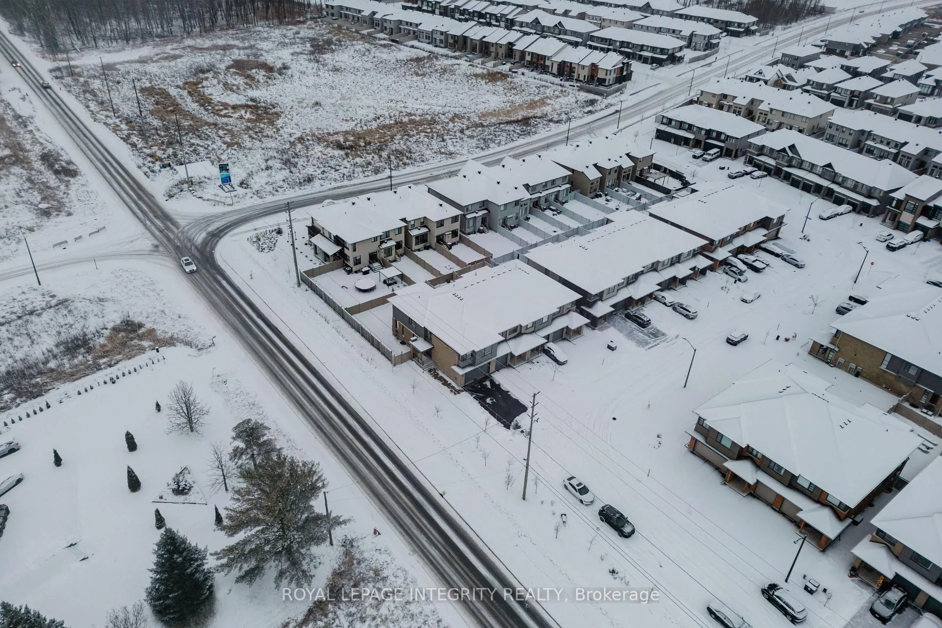 Photo 3 of 900 Chipping Circle, Ottawa, Riverside South/Gloucester Glen — HOMEH
