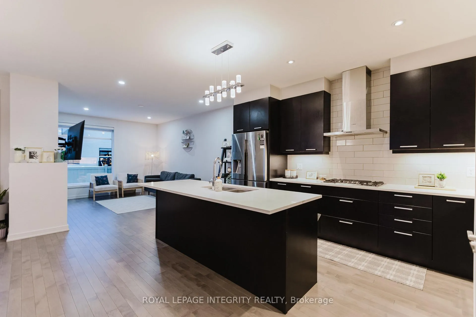 Photo 8 of 900 Chipping Circle, Ottawa, Riverside South/Gloucester Glen — HOMEH