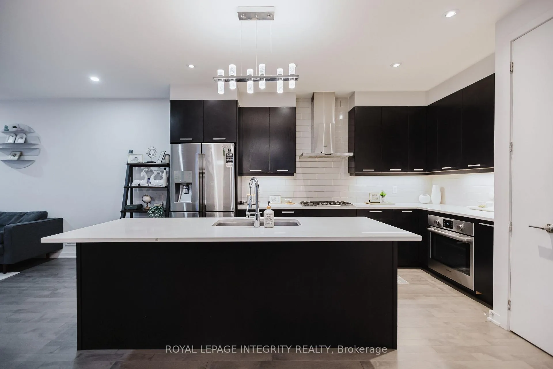 Photo 9 of 900 Chipping Circle, Ottawa, Riverside South/Gloucester Glen — HOMEH