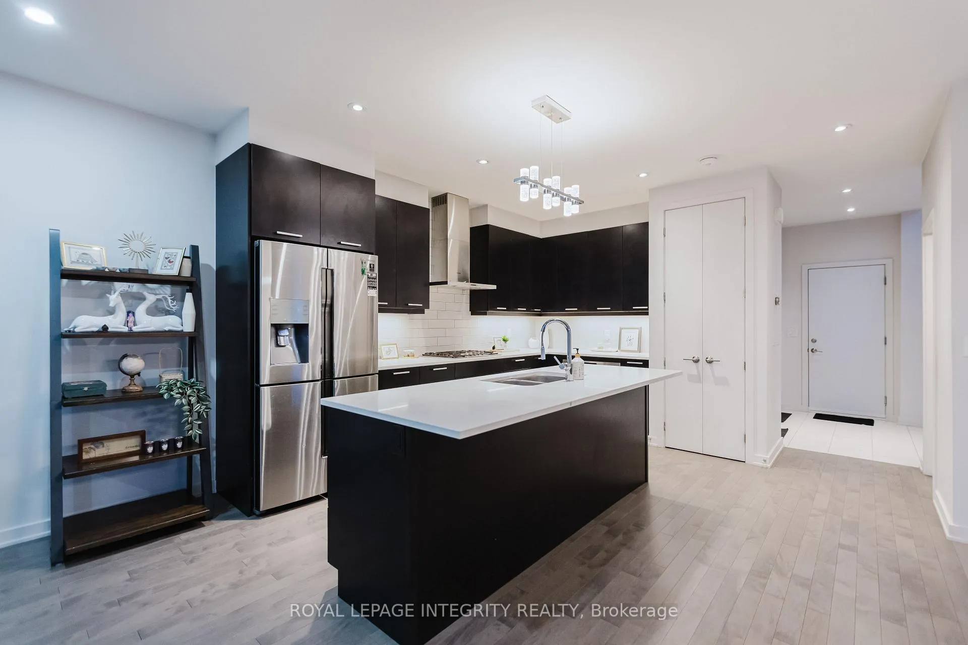 Photo 10 of 900 Chipping Circle, Ottawa, Riverside South/Gloucester Glen — HOMEH