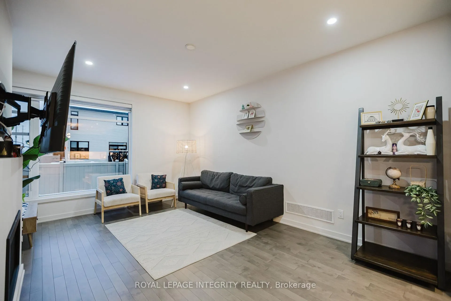 Photo 17 of 900 Chipping Circle, Ottawa, Riverside South/Gloucester Glen — HOMEH