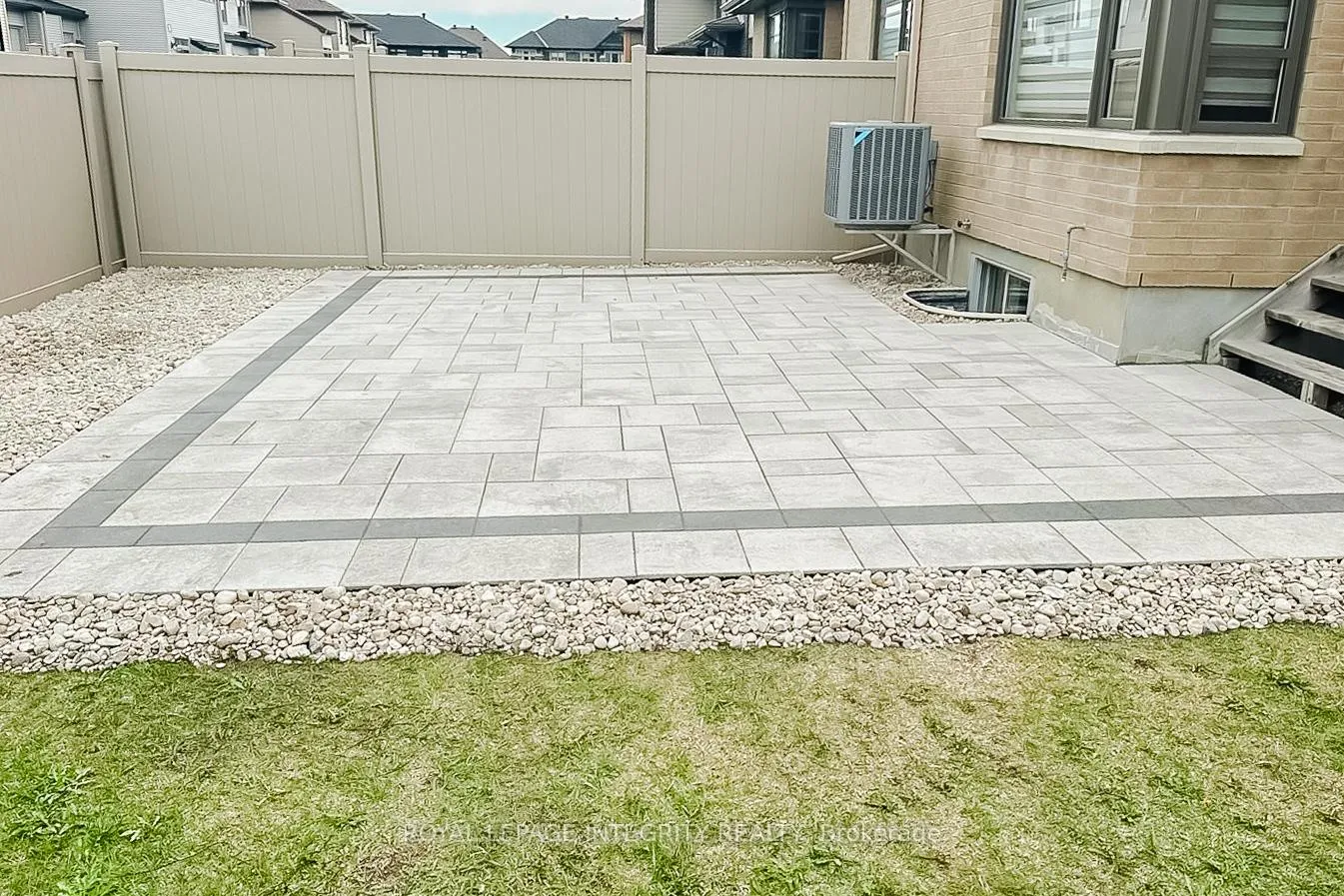 Photo 45 of 900 Chipping Circle, Ottawa, Riverside South/Gloucester Glen — HOMEH