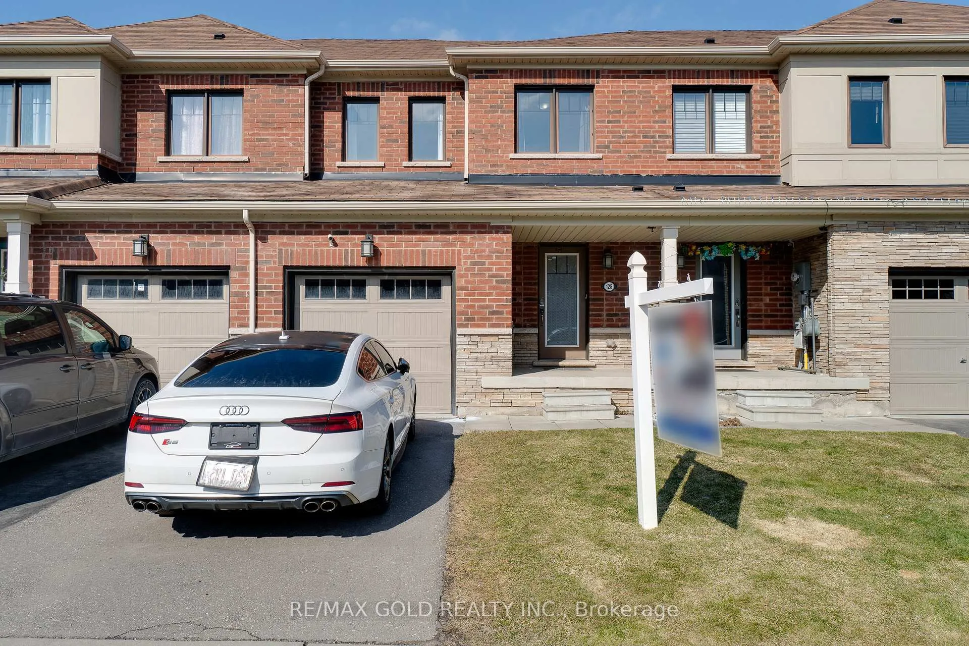 Photo 2 of 128 Pagebrook Crescent, Hamilton, Stoney Creek Mountain — HOMEH