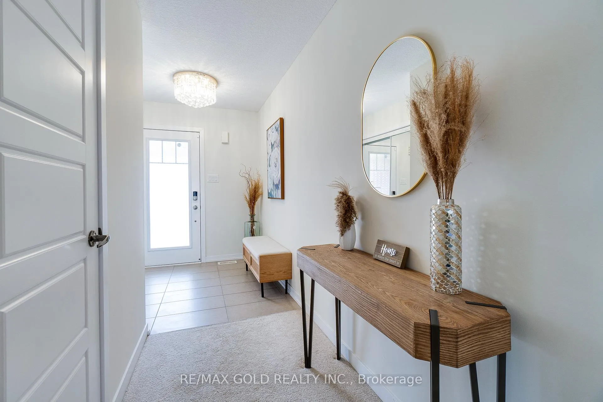 Photo 6 of 128 Pagebrook Crescent, Hamilton, Stoney Creek Mountain — HOMEH