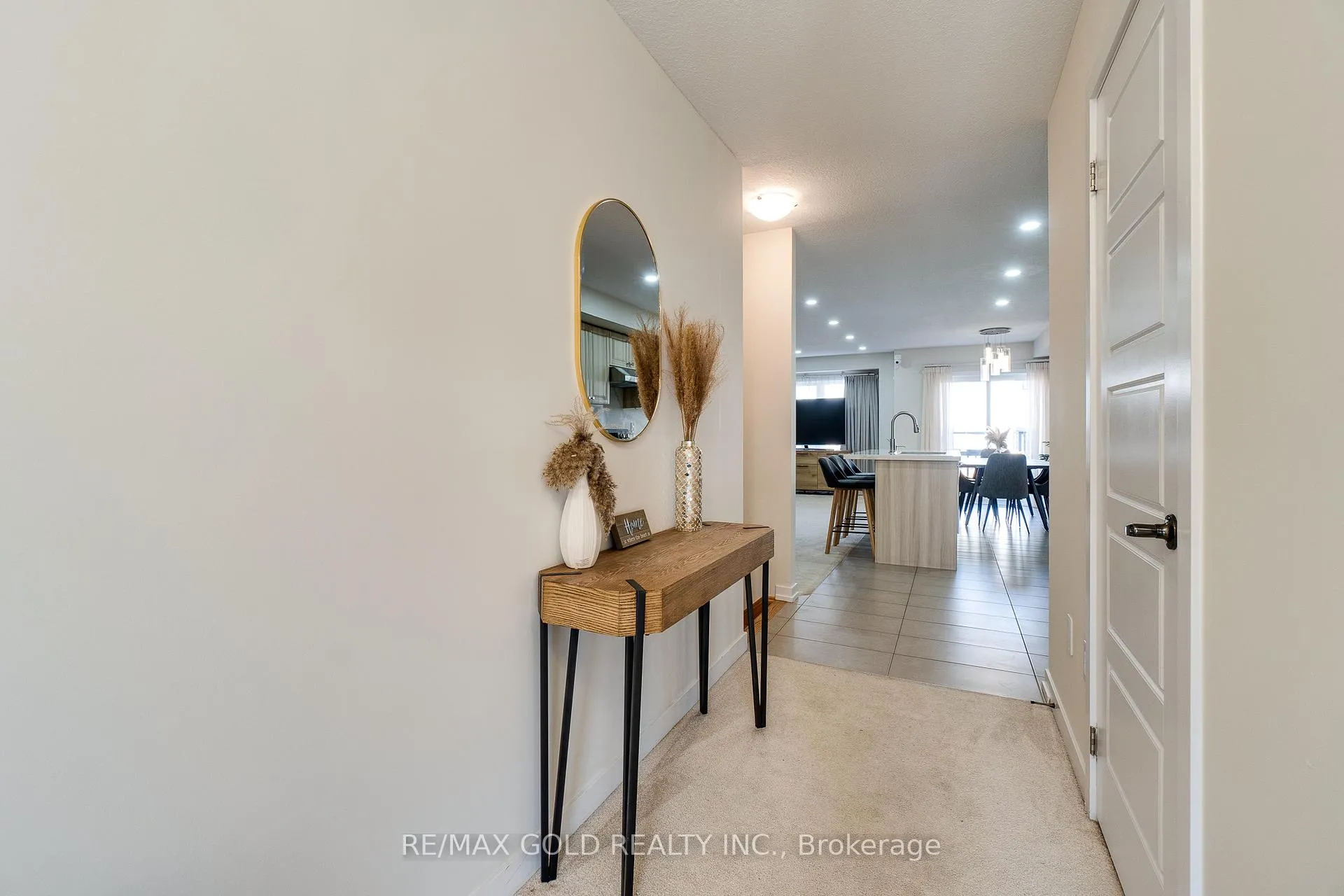 Photo 7 of 128 Pagebrook Crescent, Hamilton, Stoney Creek Mountain — HOMEH