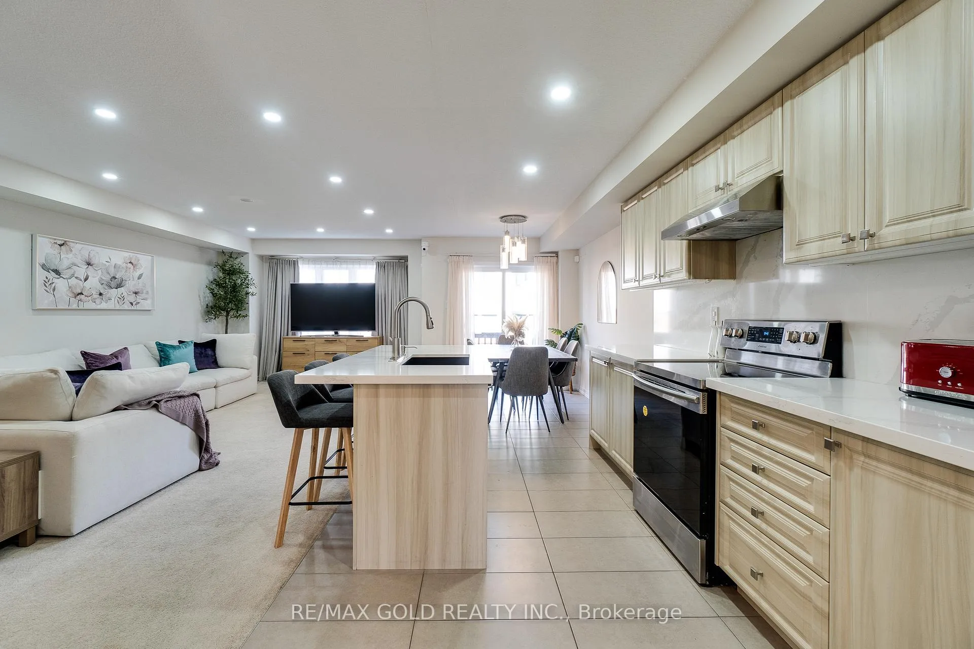 Photo 17 of 128 Pagebrook Crescent, Hamilton, Stoney Creek Mountain — HOMEH