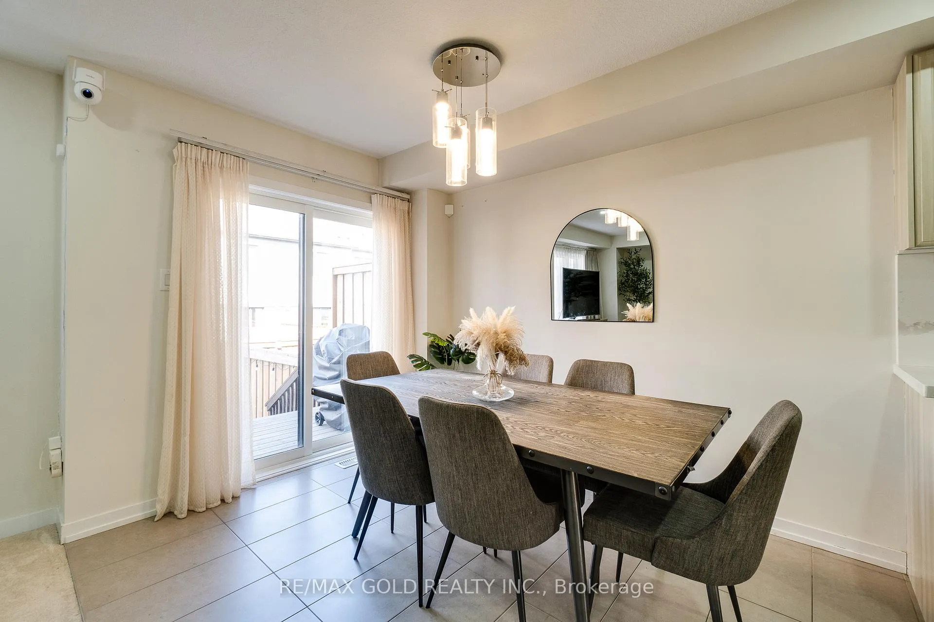 Photo 20 of 128 Pagebrook Crescent, Hamilton, Stoney Creek Mountain — HOMEH