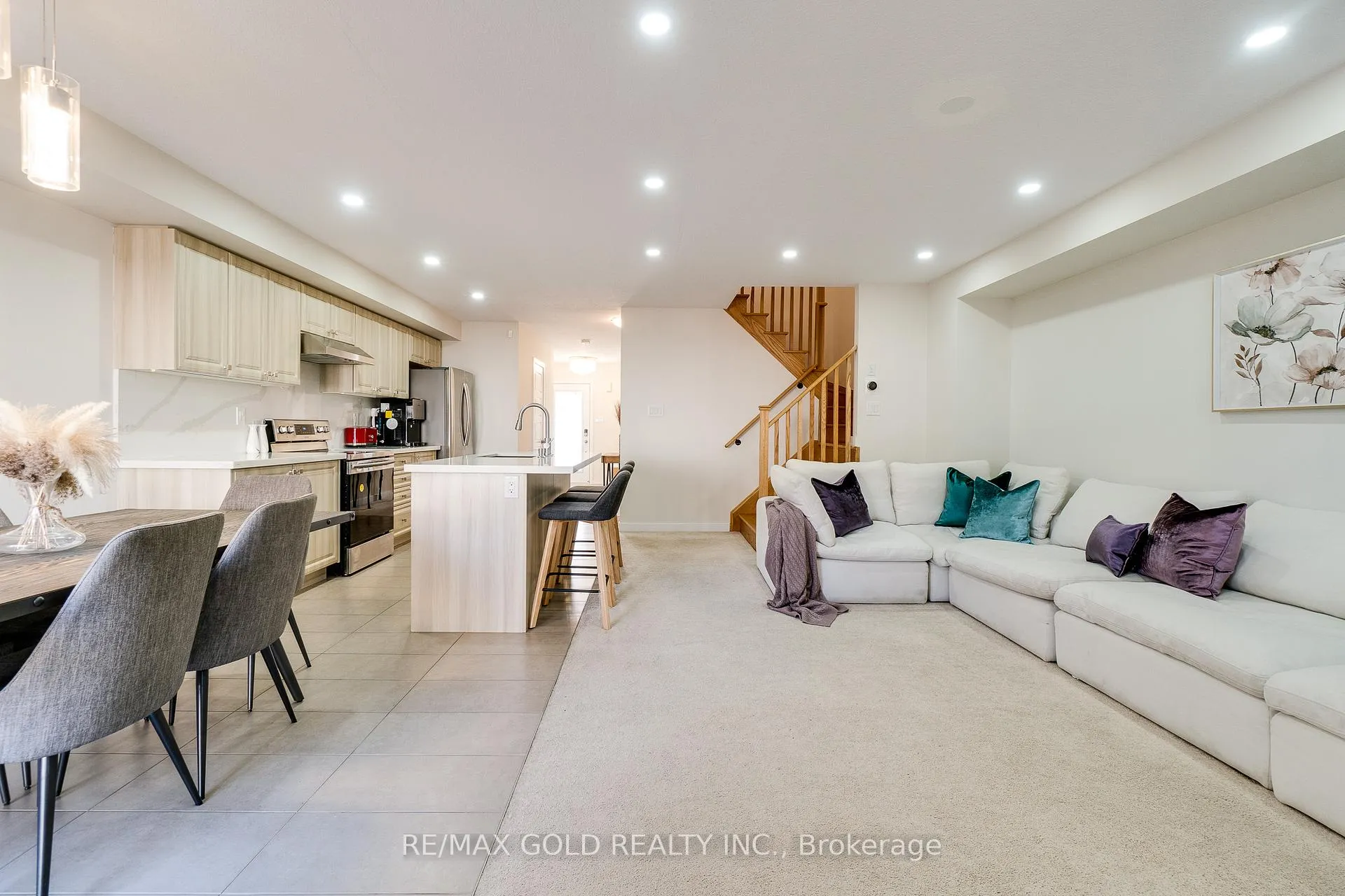 Photo 21 of 128 Pagebrook Crescent, Hamilton, Stoney Creek Mountain — HOMEH
