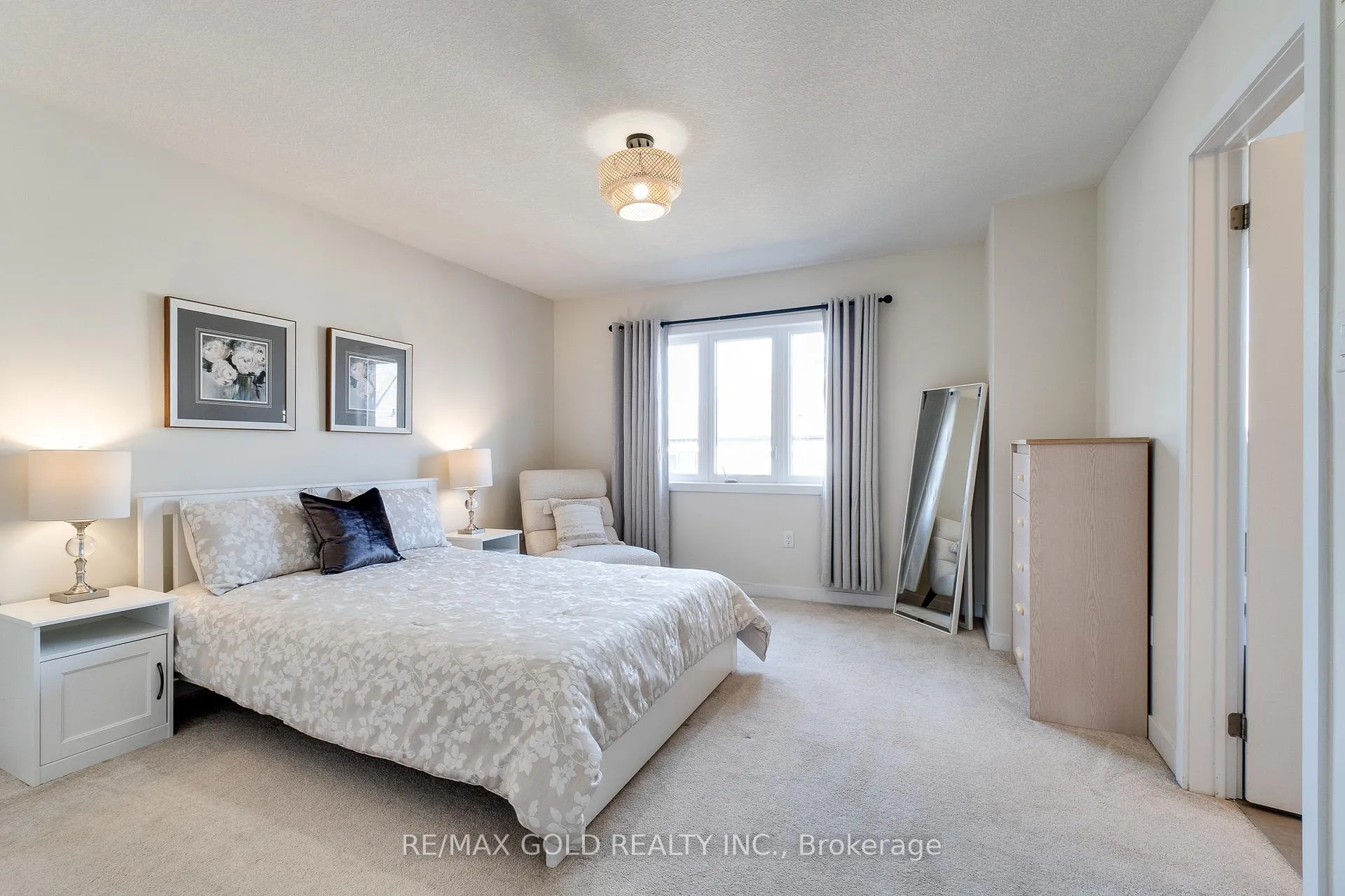 Photo 25 of 128 Pagebrook Crescent, Hamilton, Stoney Creek Mountain — HOMEH