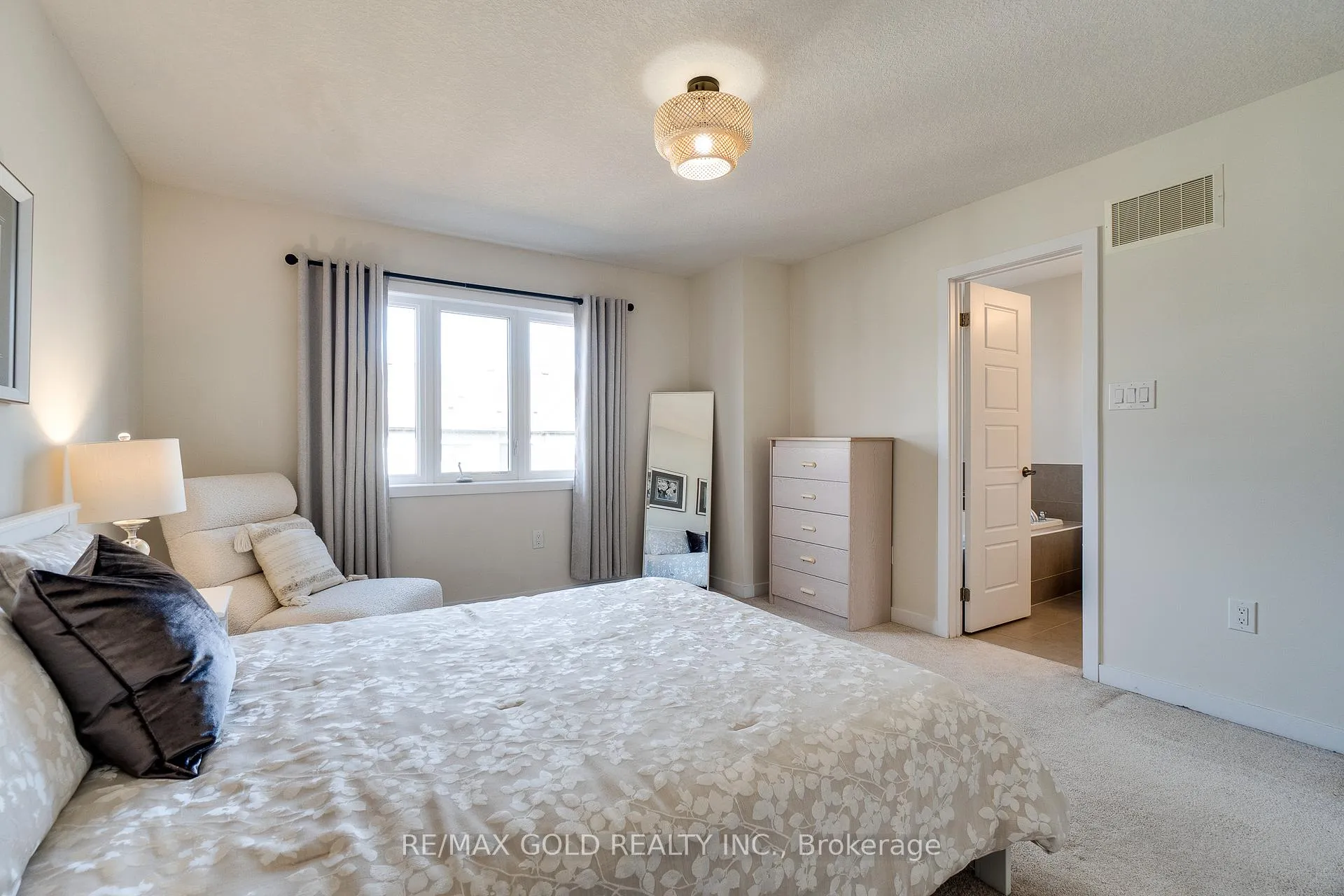 Photo 27 of 128 Pagebrook Crescent, Hamilton, Stoney Creek Mountain — HOMEH