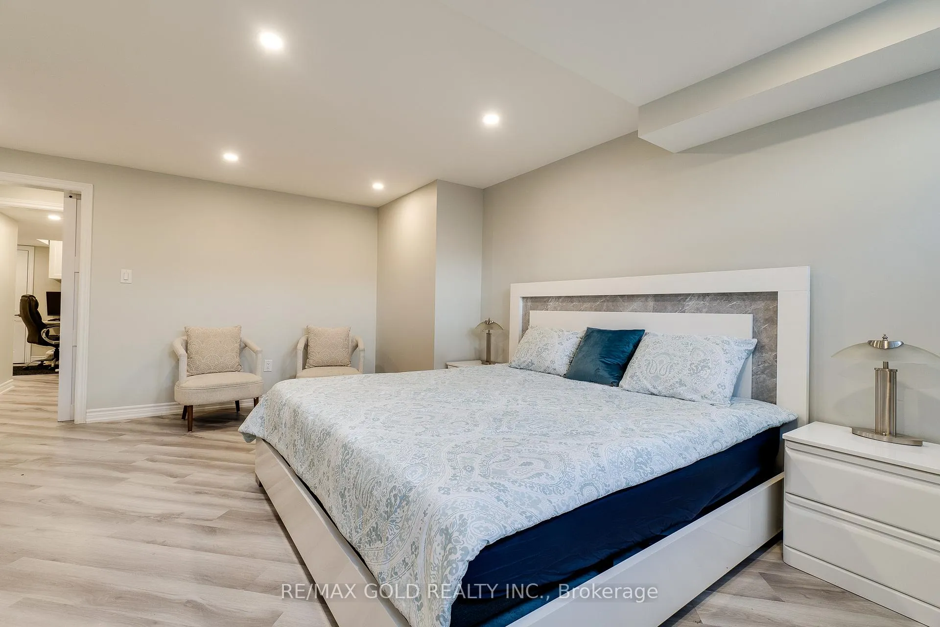 Photo 38 of 128 Pagebrook Crescent, Hamilton, Stoney Creek Mountain — HOMEH